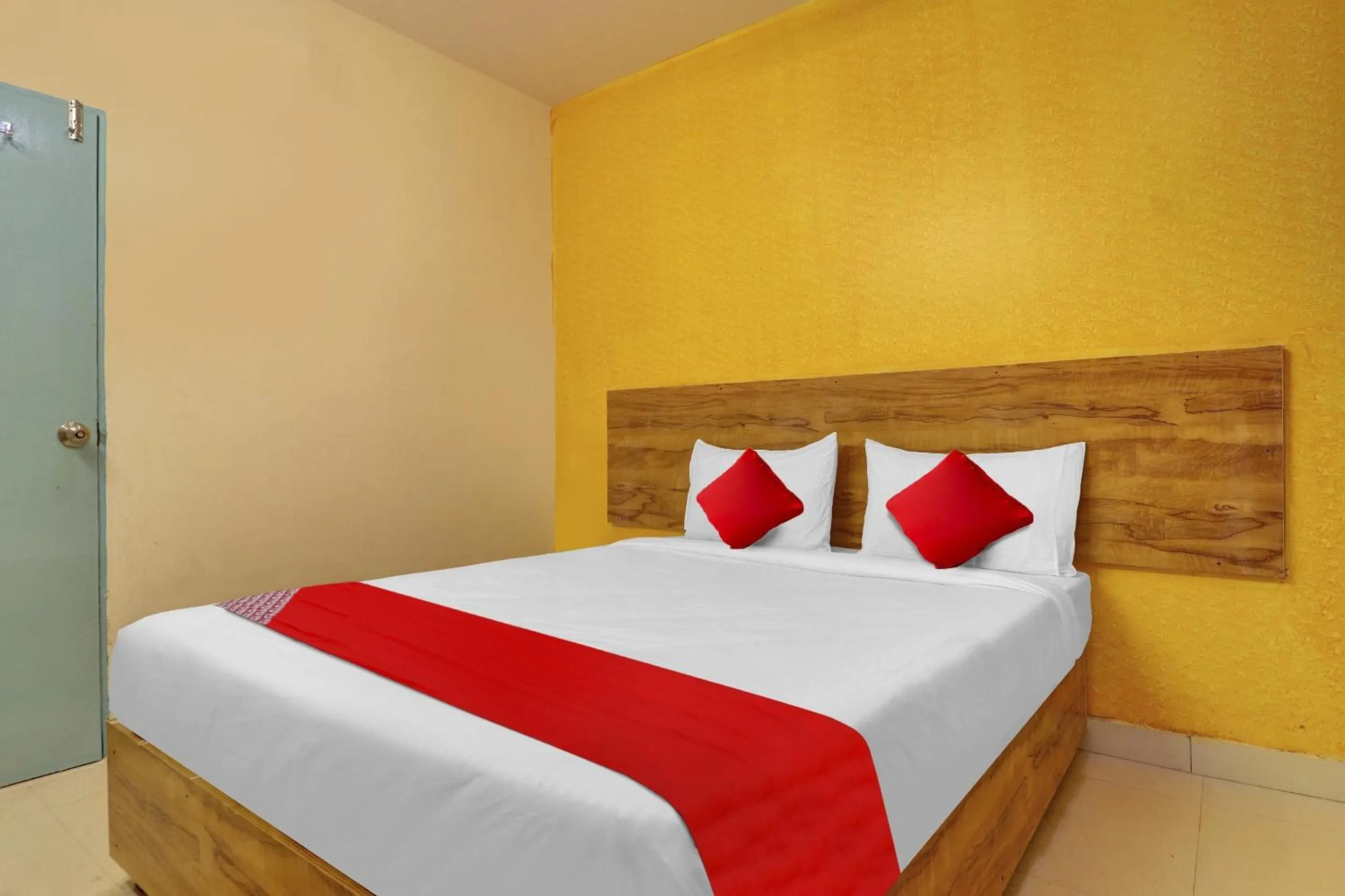 Bedroom, Bed in Hotel O R Square