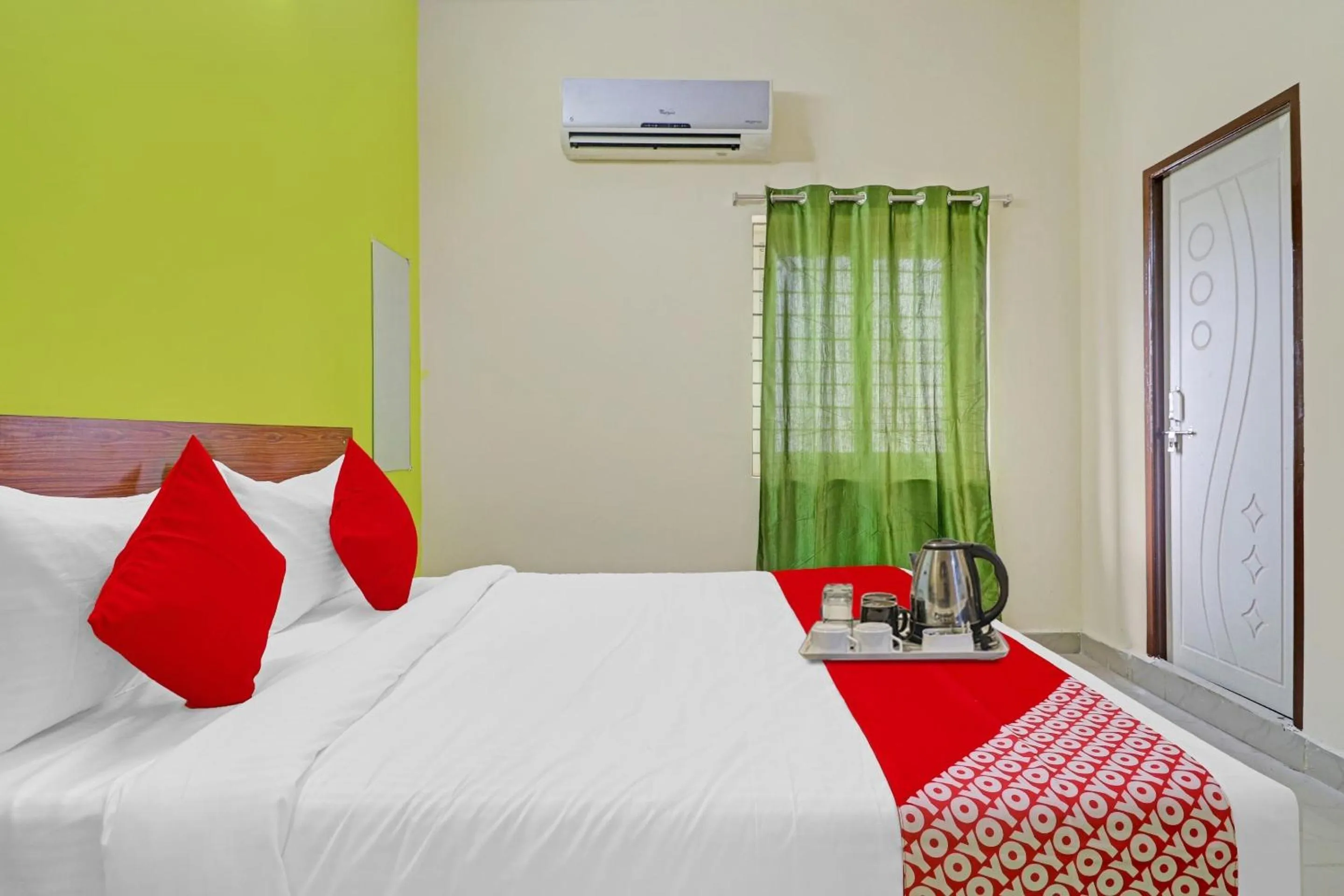 Bedroom, Bed in Super Collection O Elite Stay Near Habsiguda Metro Station