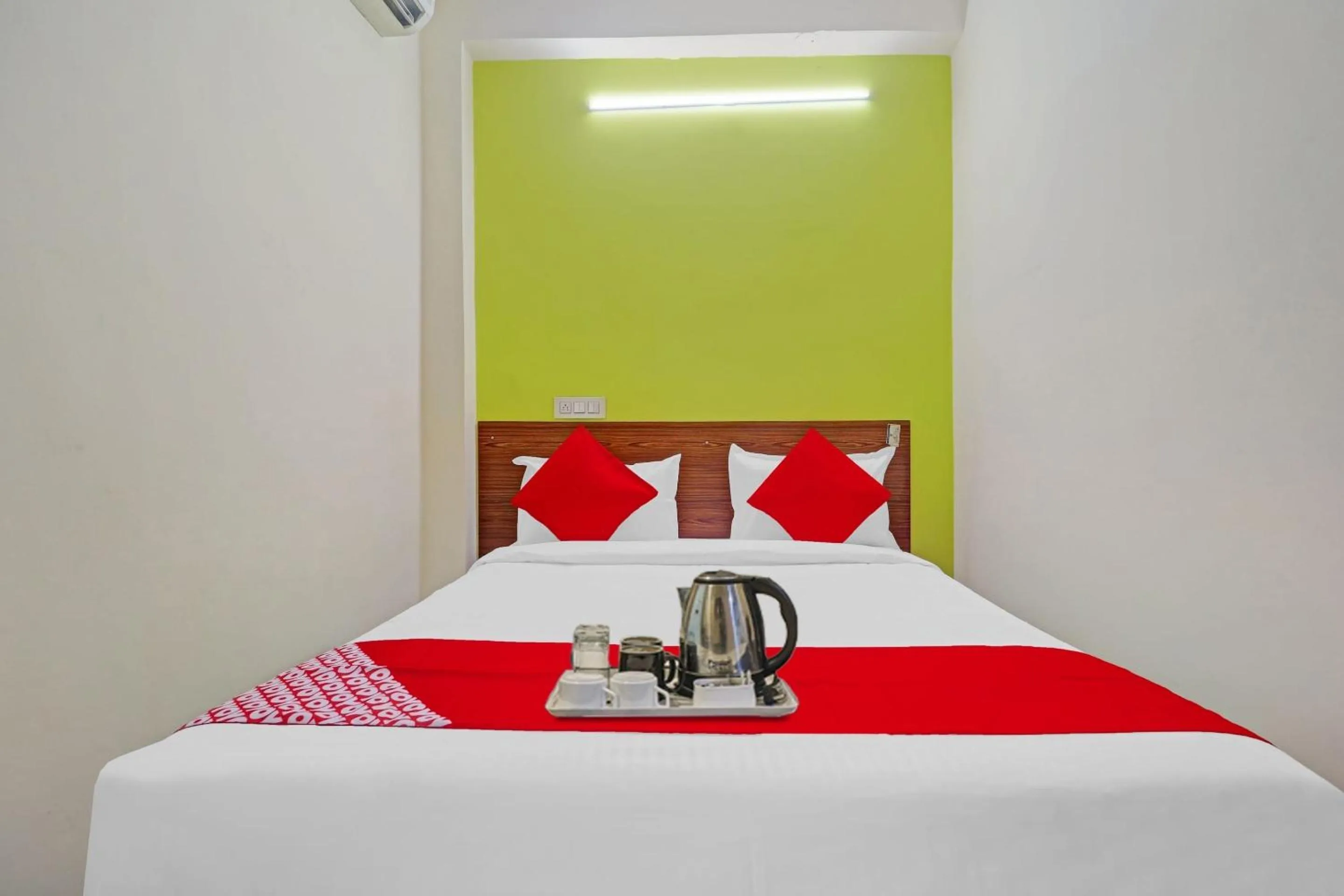 Bedroom, Bed in Super Collection O Elite Stay Near Habsiguda Metro Station