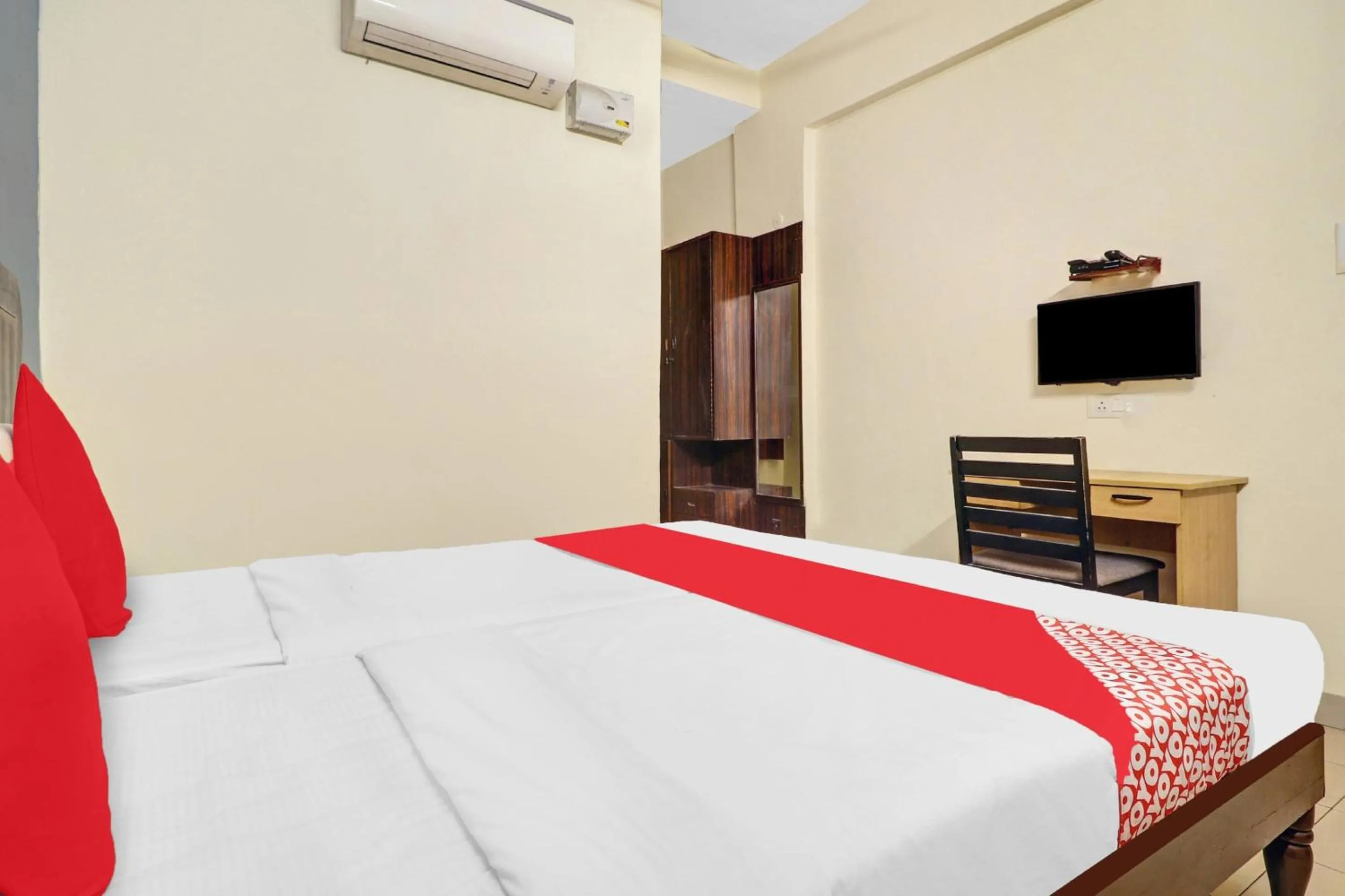 Bedroom, Bed in Hotel O HRR Hotels Near Paradise circle