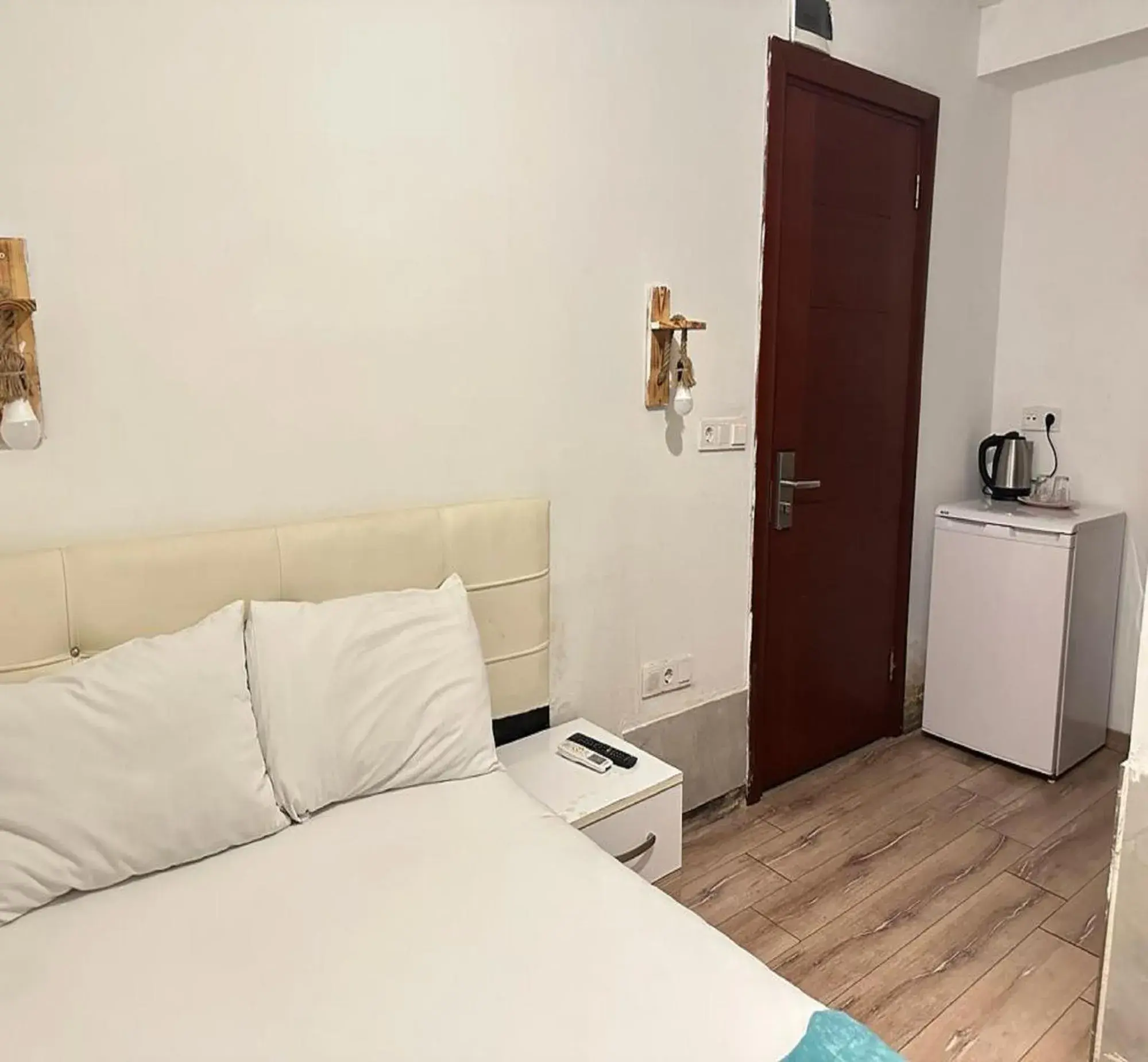 Photo of the whole room, Bed in Taksim Soushian Hotel Photo of the whole room, Bed in Taksim Soushian Hotel