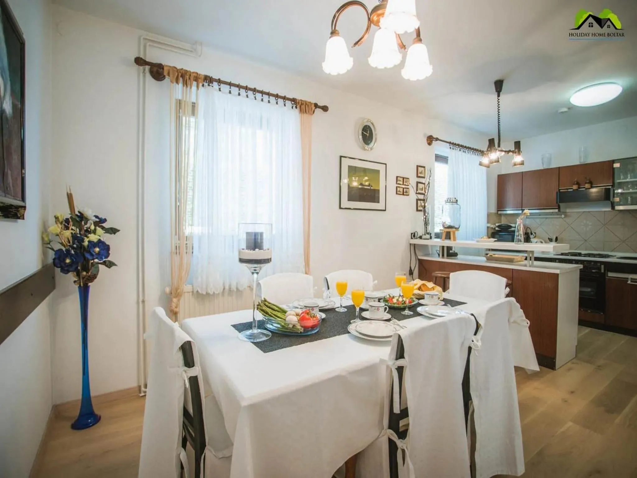 Dining area in Holiday Home Boltar