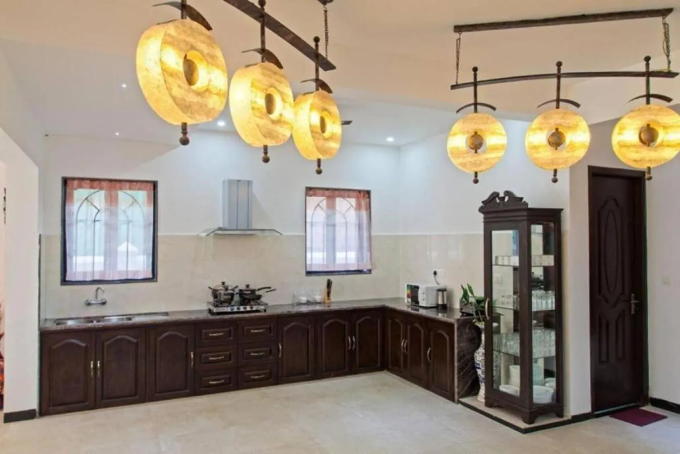 Kitchen or kitchenette in Luxury Rental with Kids Playroom in Goa