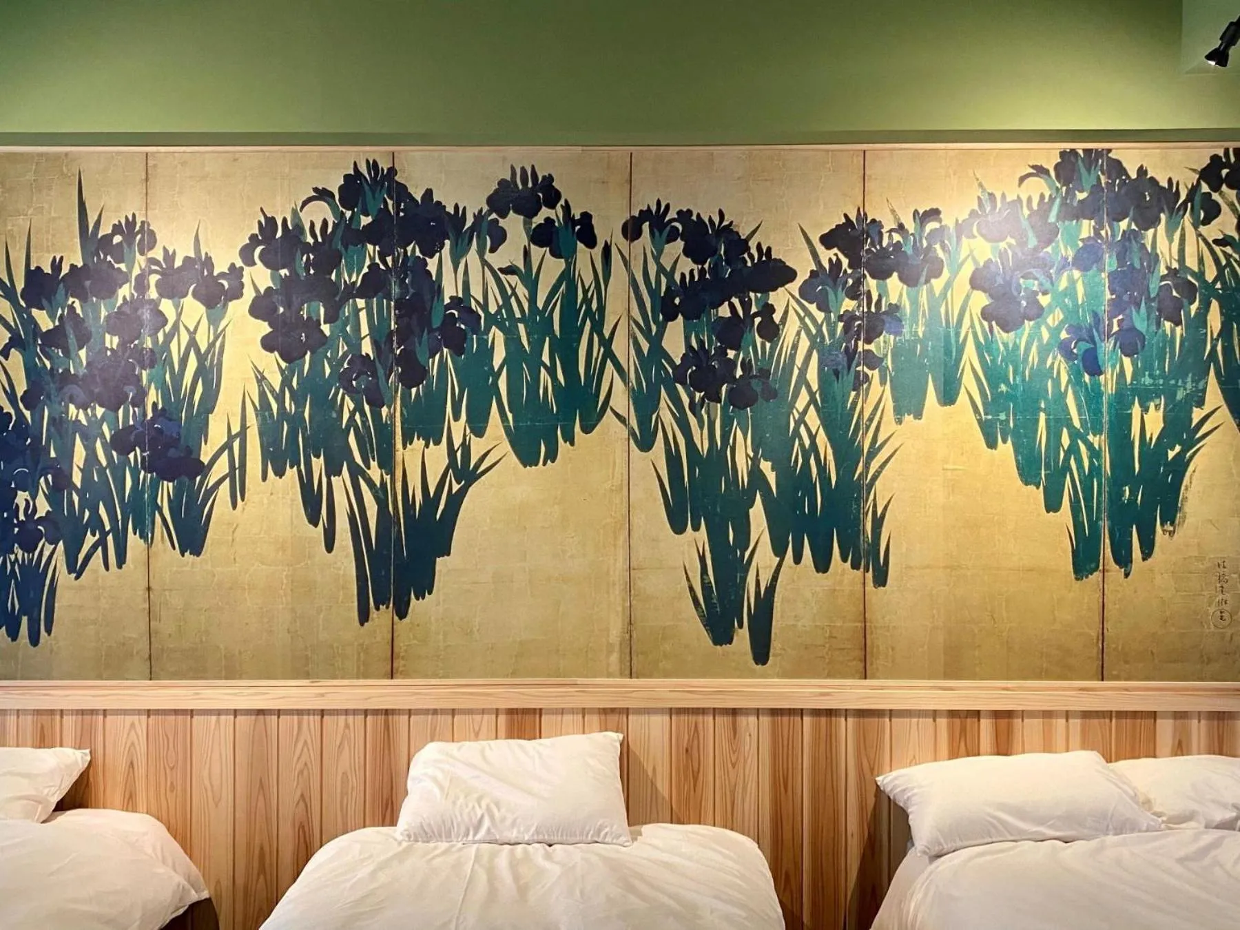 Decorative detail, Bed in Osaka Ukiyoe Ryokan