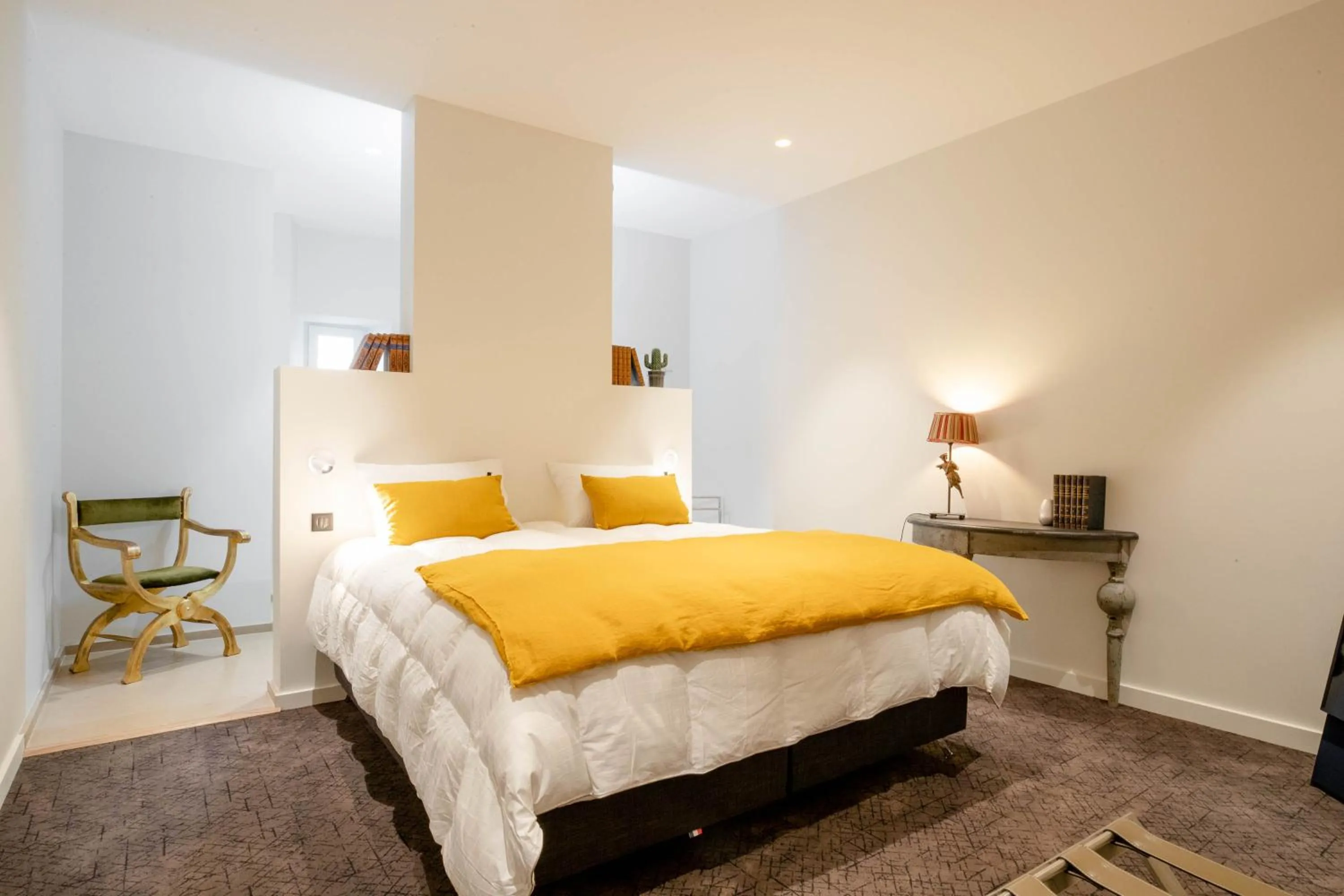 Bed in Côté Paradis - Appartements de Charme au centre-ville de Beaune