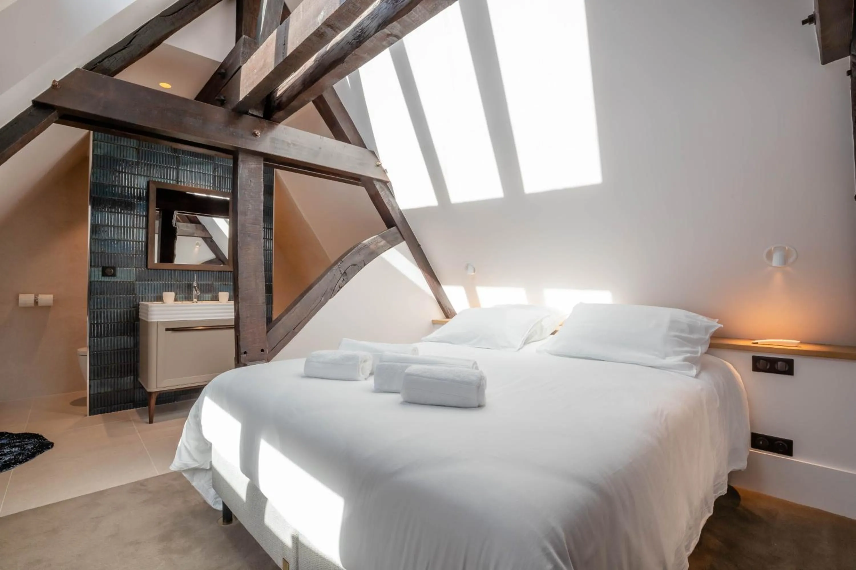 Bed in Côté Paradis - Appartements de Charme au centre-ville de Beaune
