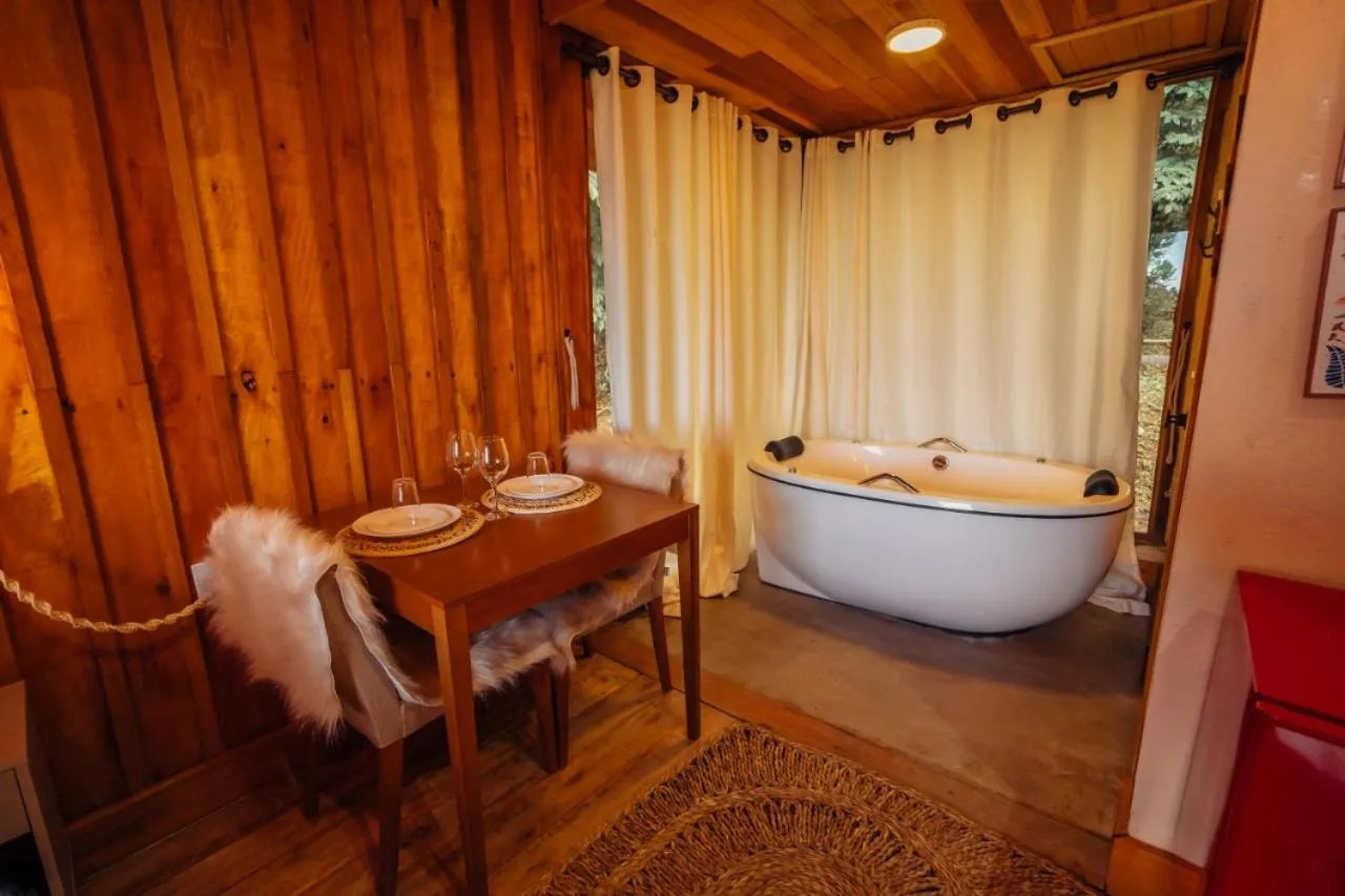 Hot Tub in Montanha Home