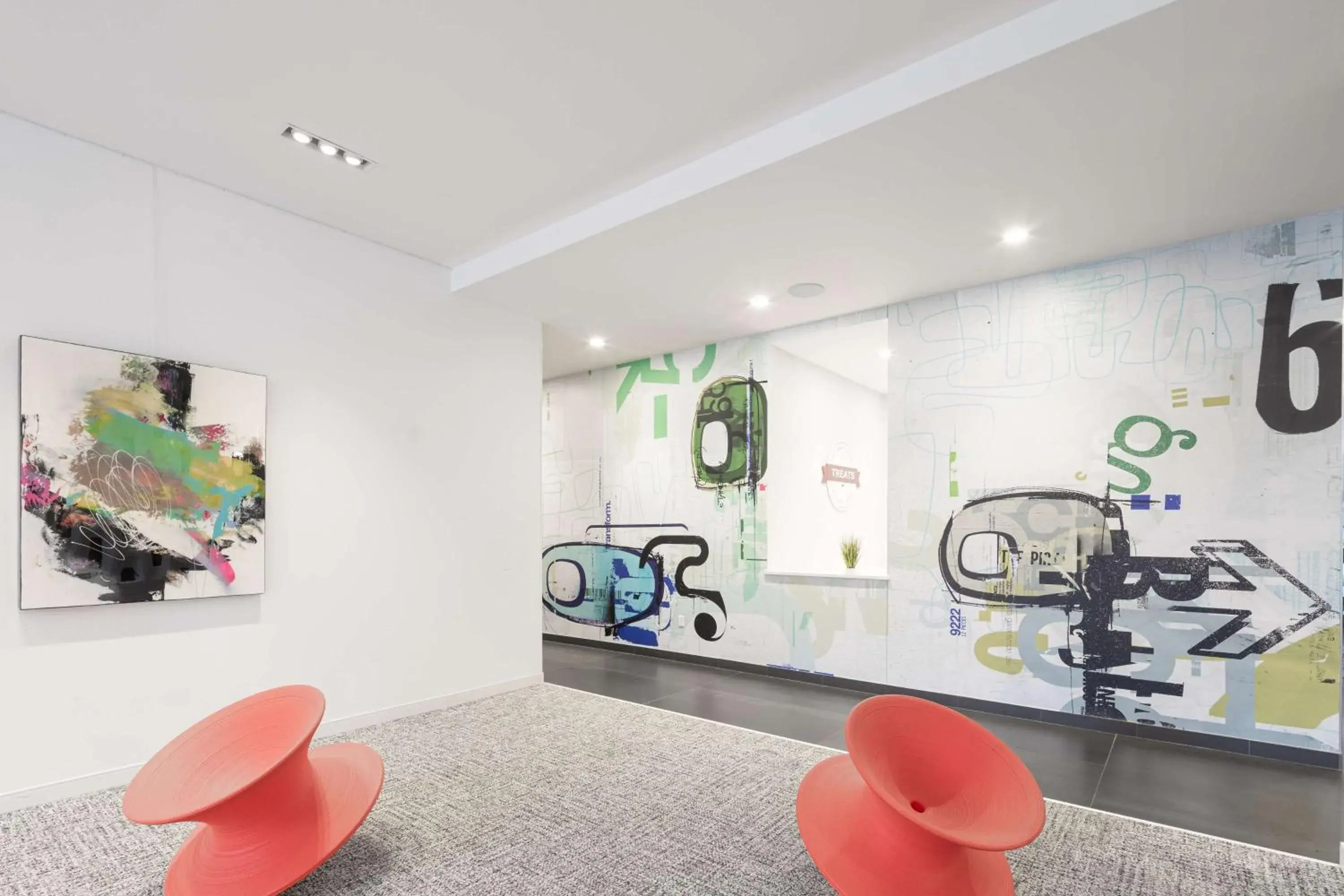 Lobby or reception in Hampton Inn & Suites Rochester Downtown Lobby or reception in Hampton Inn & Suites Rochester Downtown