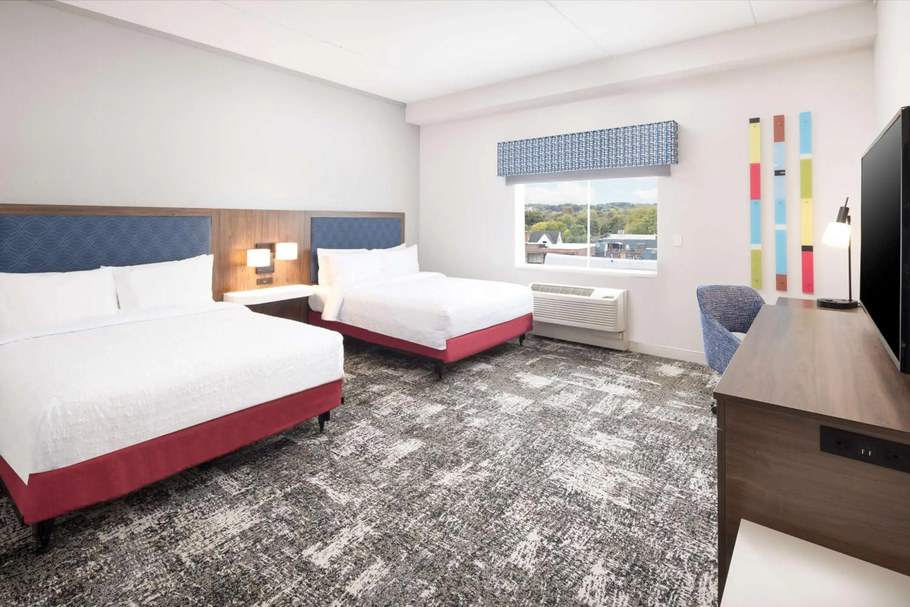 Queen Room with Roll-In Shower - Mobility Access in Hampton Inn & Suites Rochester Downtown Queen Room with Roll-In Shower - Mobility Access in Hampton Inn & Suites Rochester Downtown