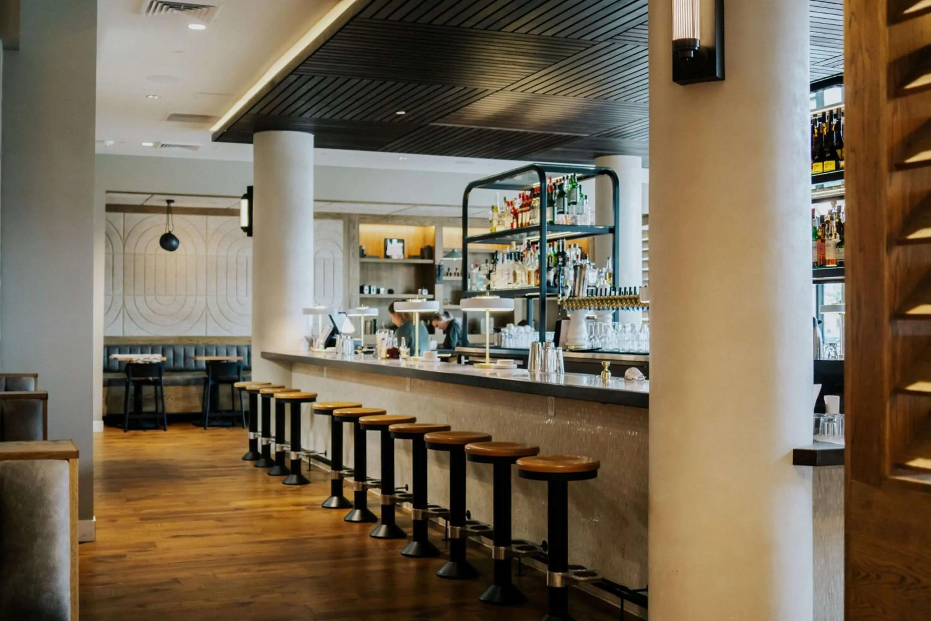 Restaurant/places to eat in Holman Riverfront Park Hotel Salem, Tapestry By Hilton