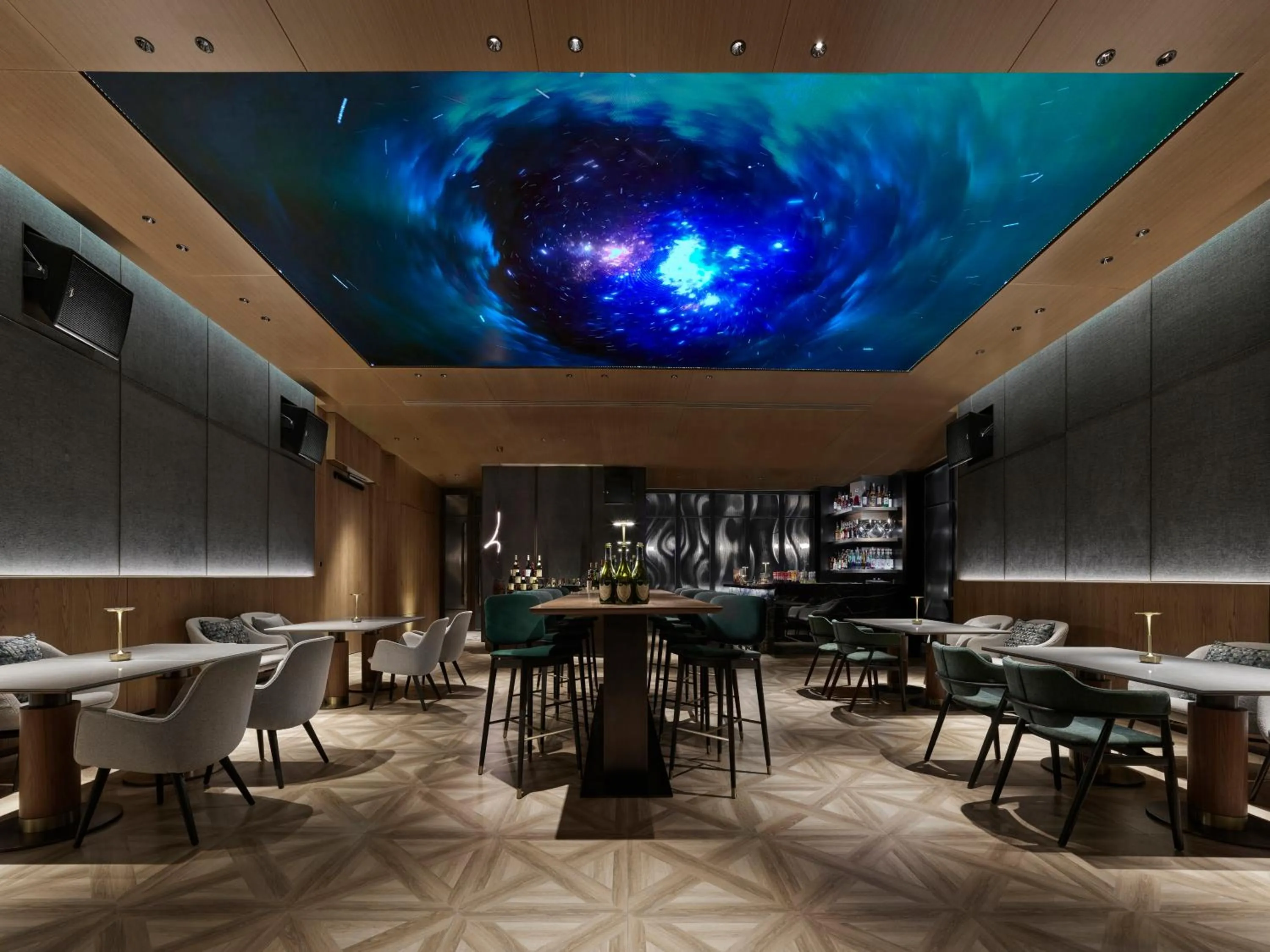 Restaurant/places to eat in Hilton Zhuhai