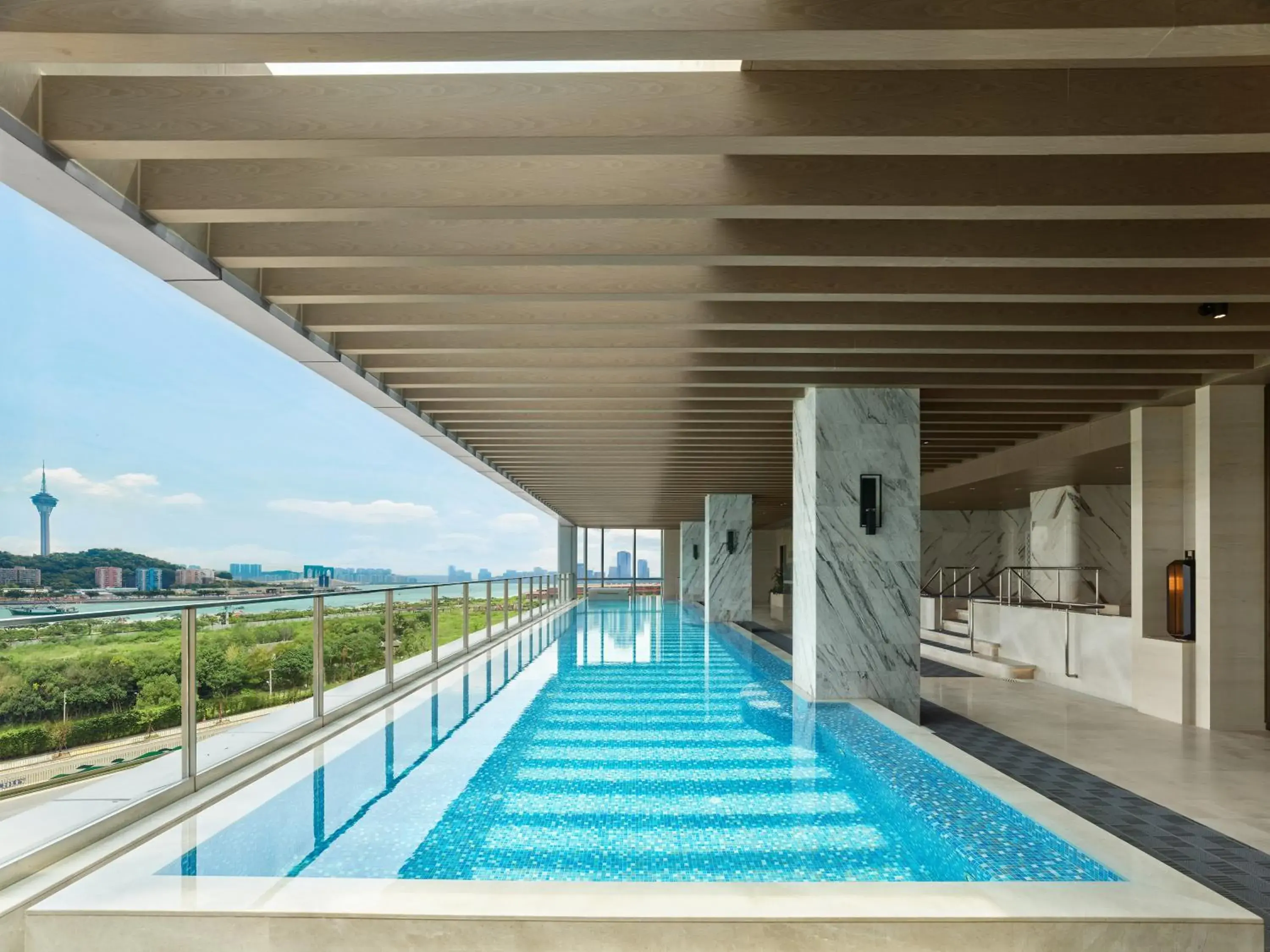 Swimming pool in Hilton Zhuhai Swimming pool in Hilton Zhuhai