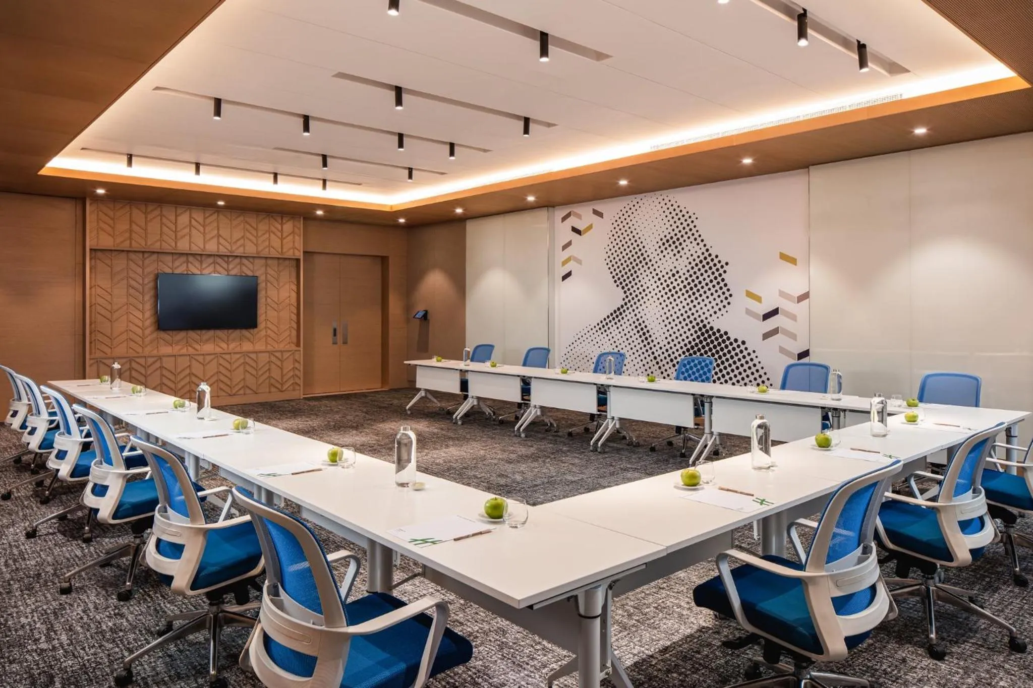 Meeting/conference room in Holiday Inn & Suites - Dubai Science Park by IHG