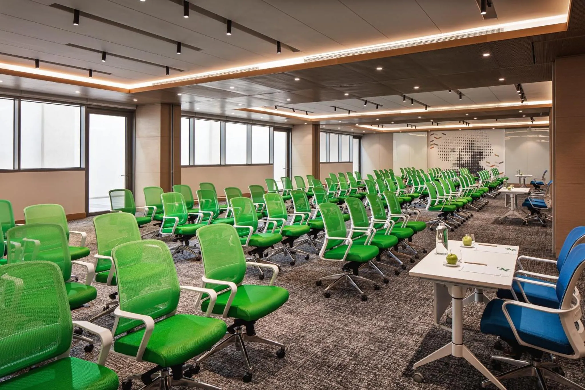 Meeting/conference room in Holiday Inn & Suites - Dubai Science Park by IHG