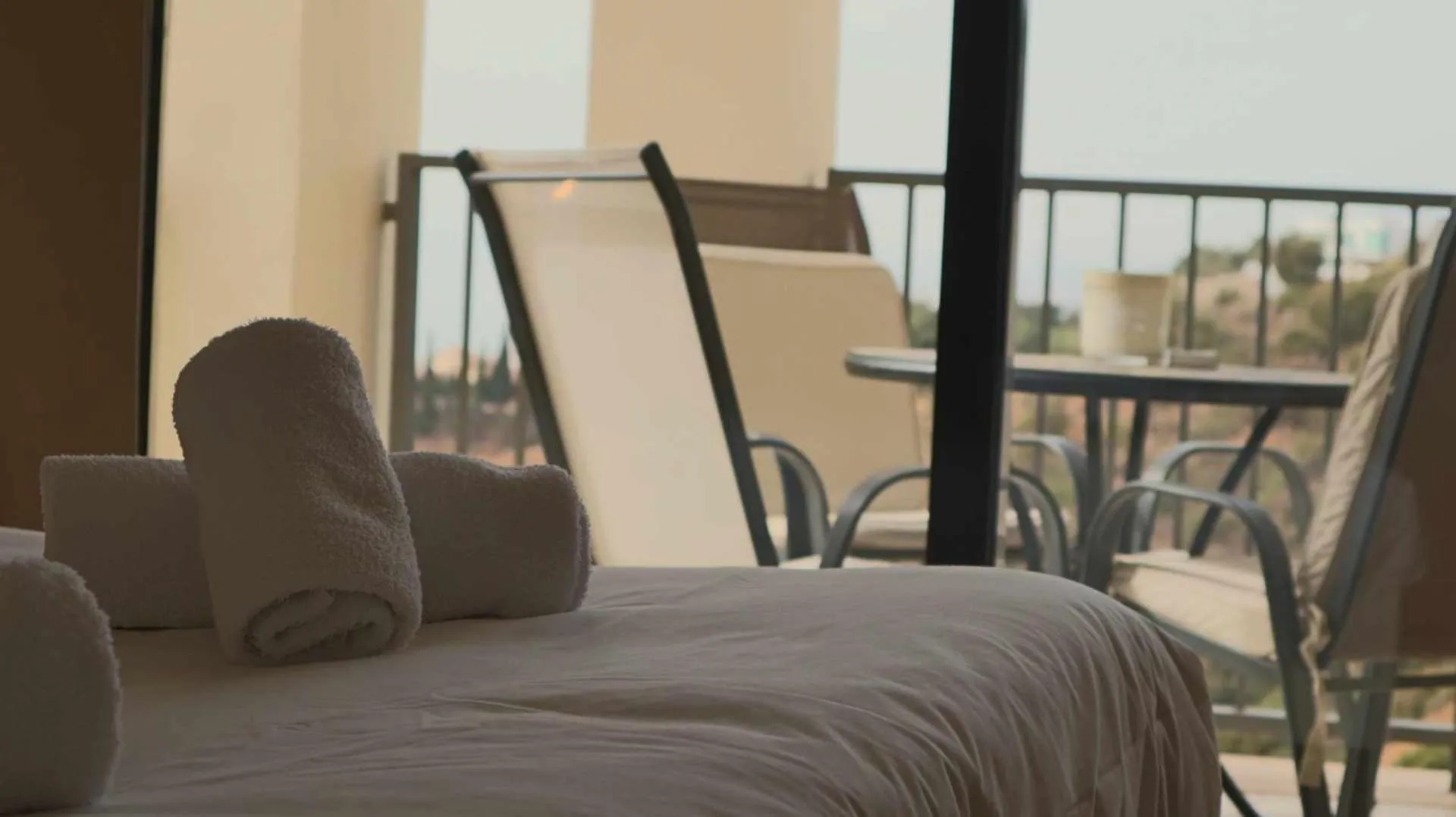 Bed in Marbella Resort, Samara. By Houselogy
