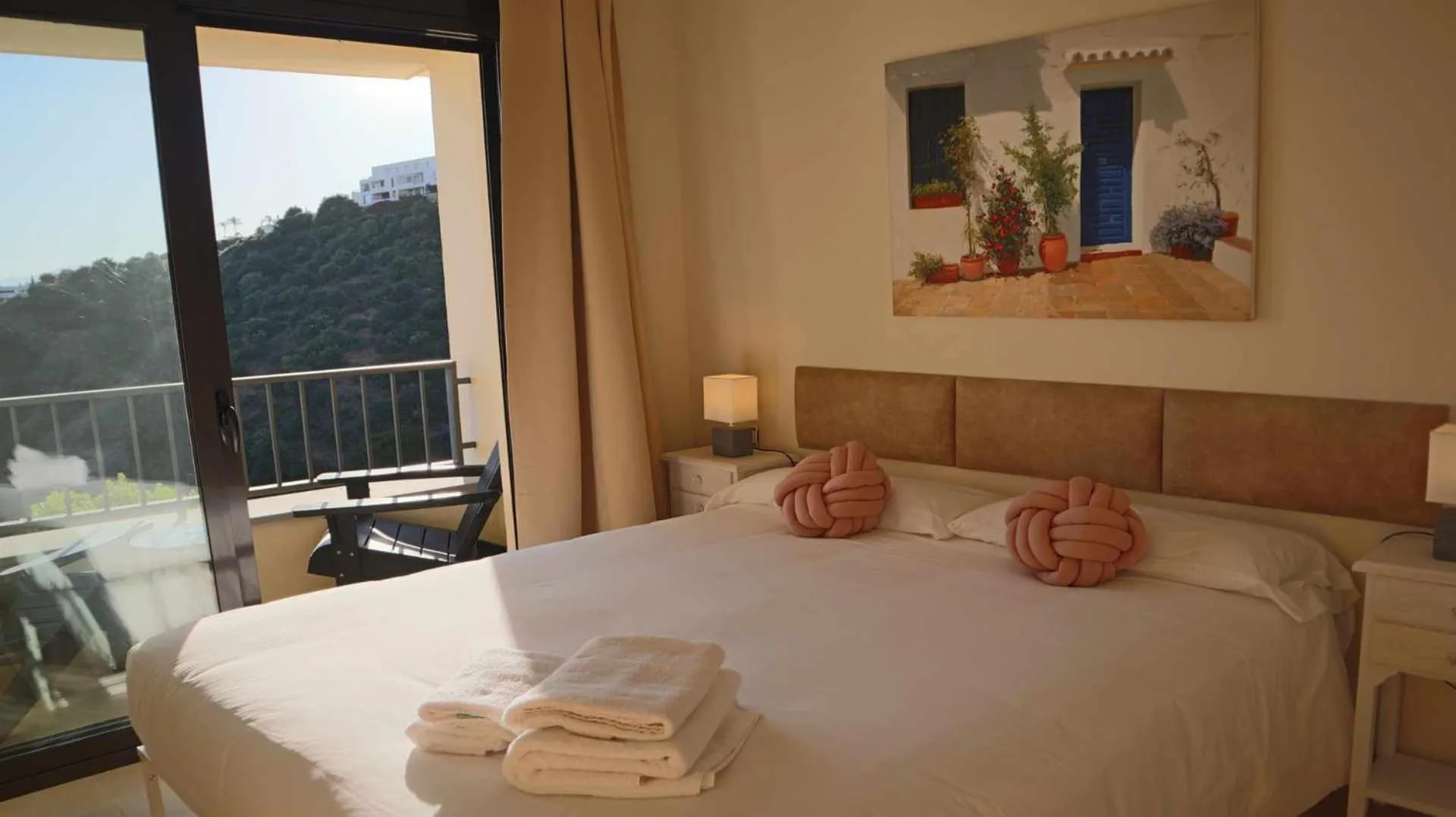 Bed in Marbella Resort, Samara. By Houselogy