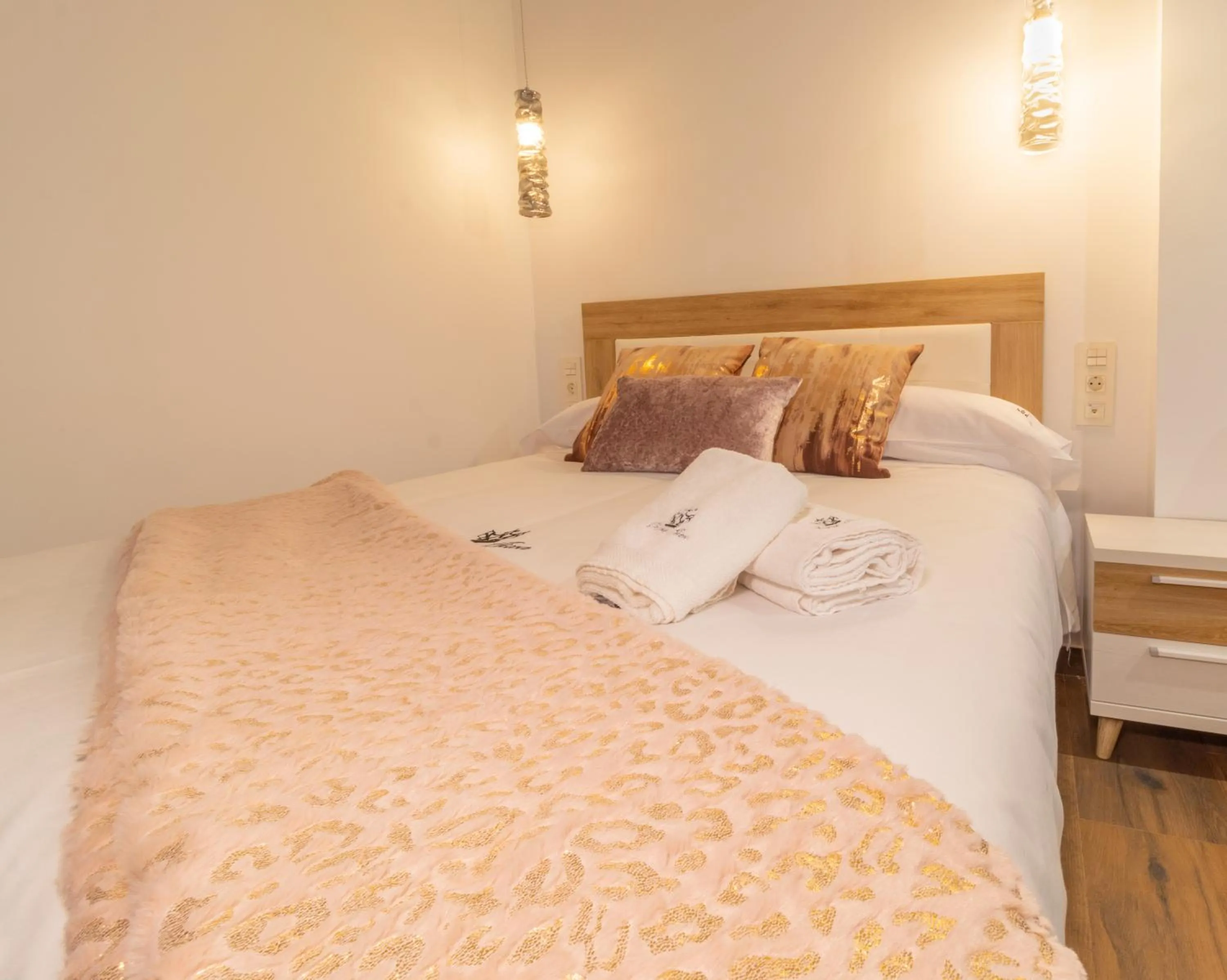 Bed in Hotel Reina Aixa