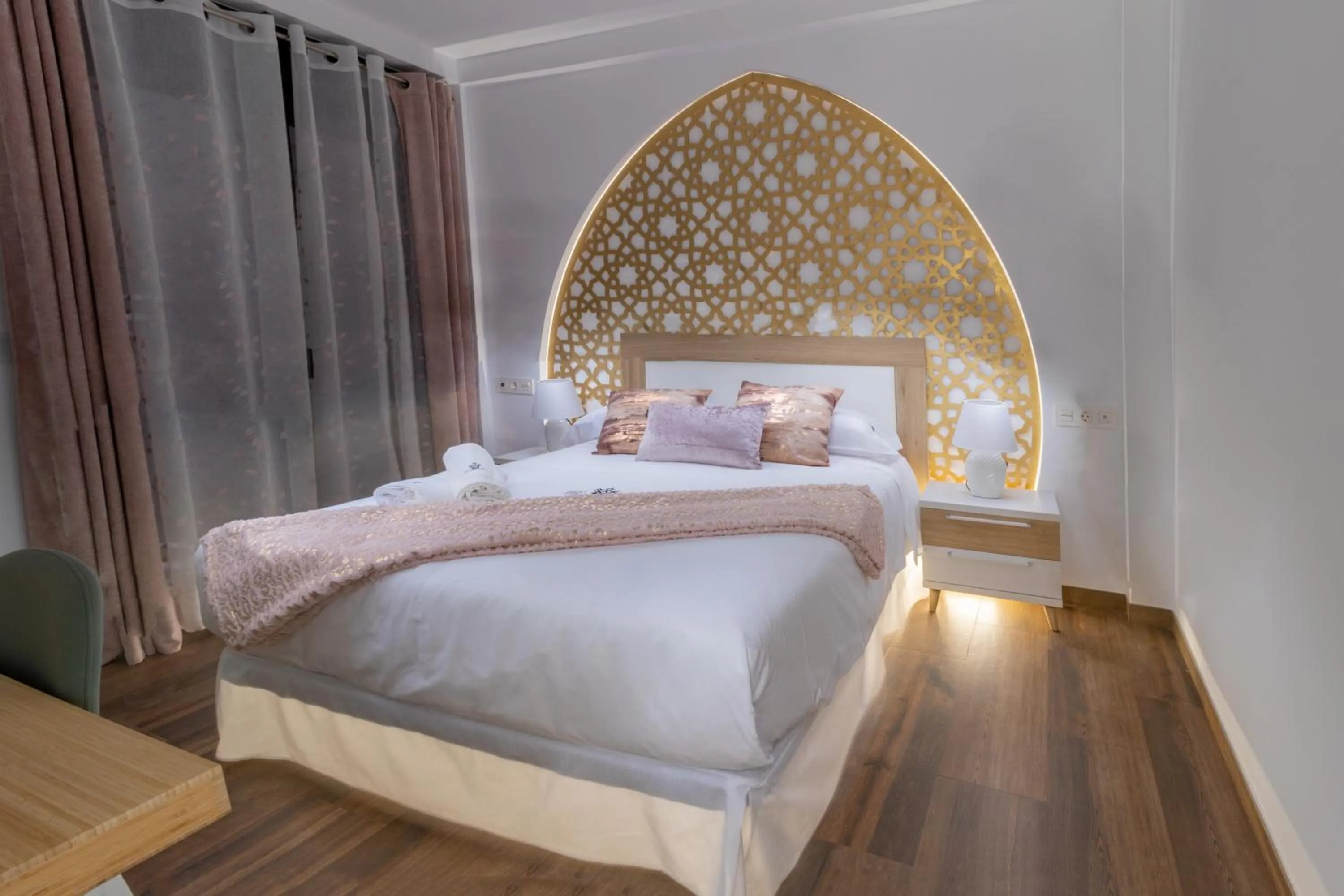 Bed in Hotel Reina Aixa