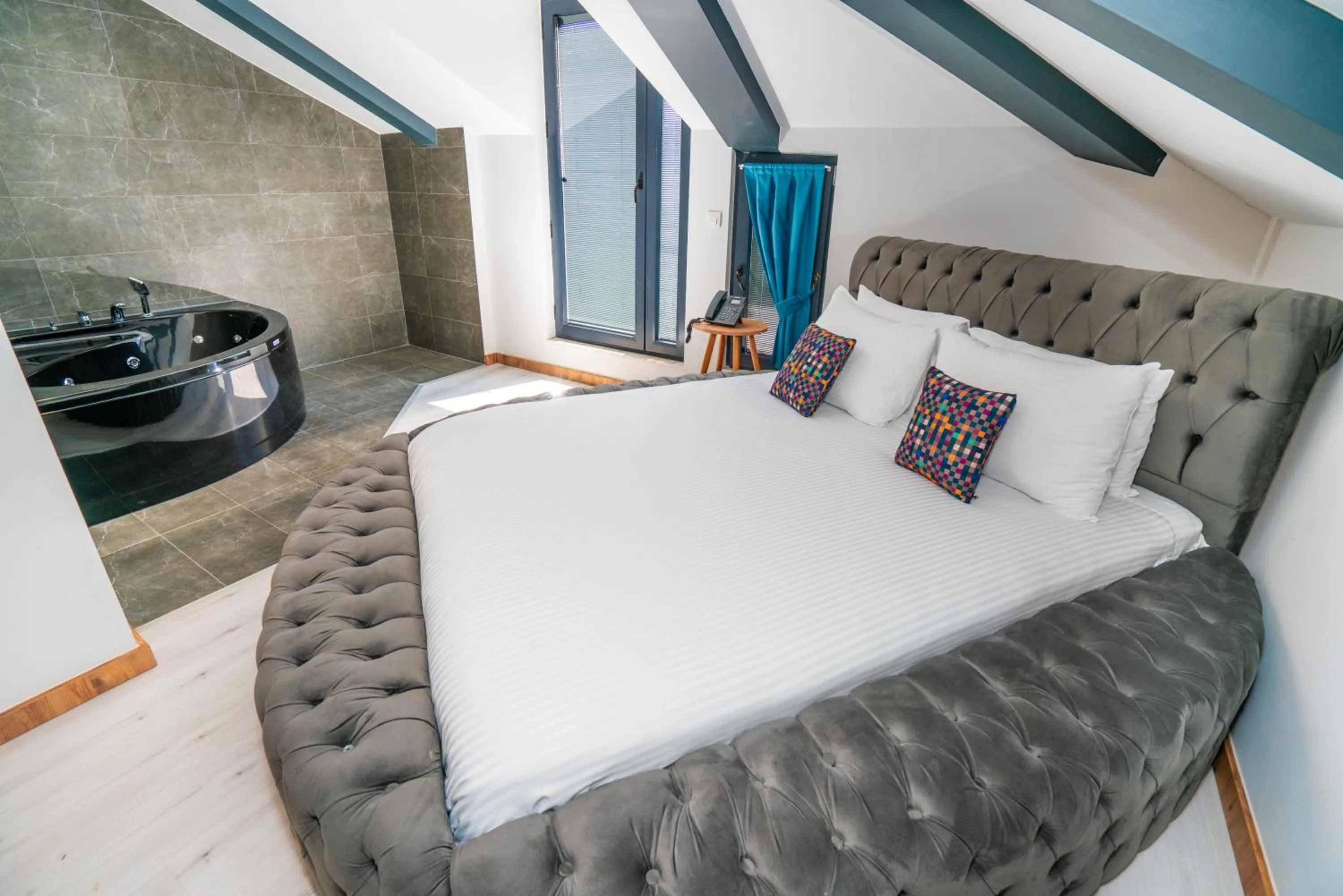 Bed in The Gate Kadıköy Downtown