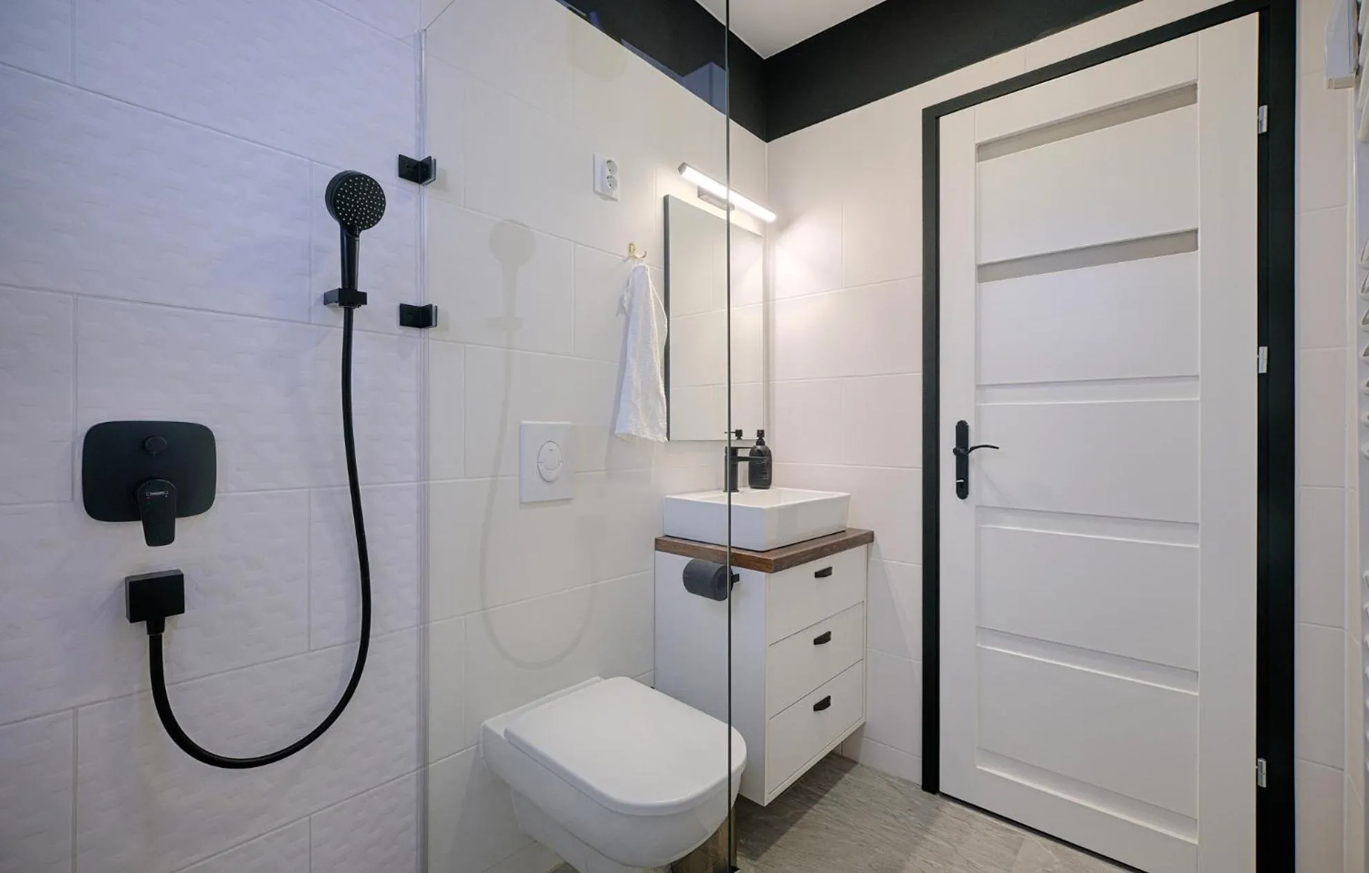 Monos Apartman