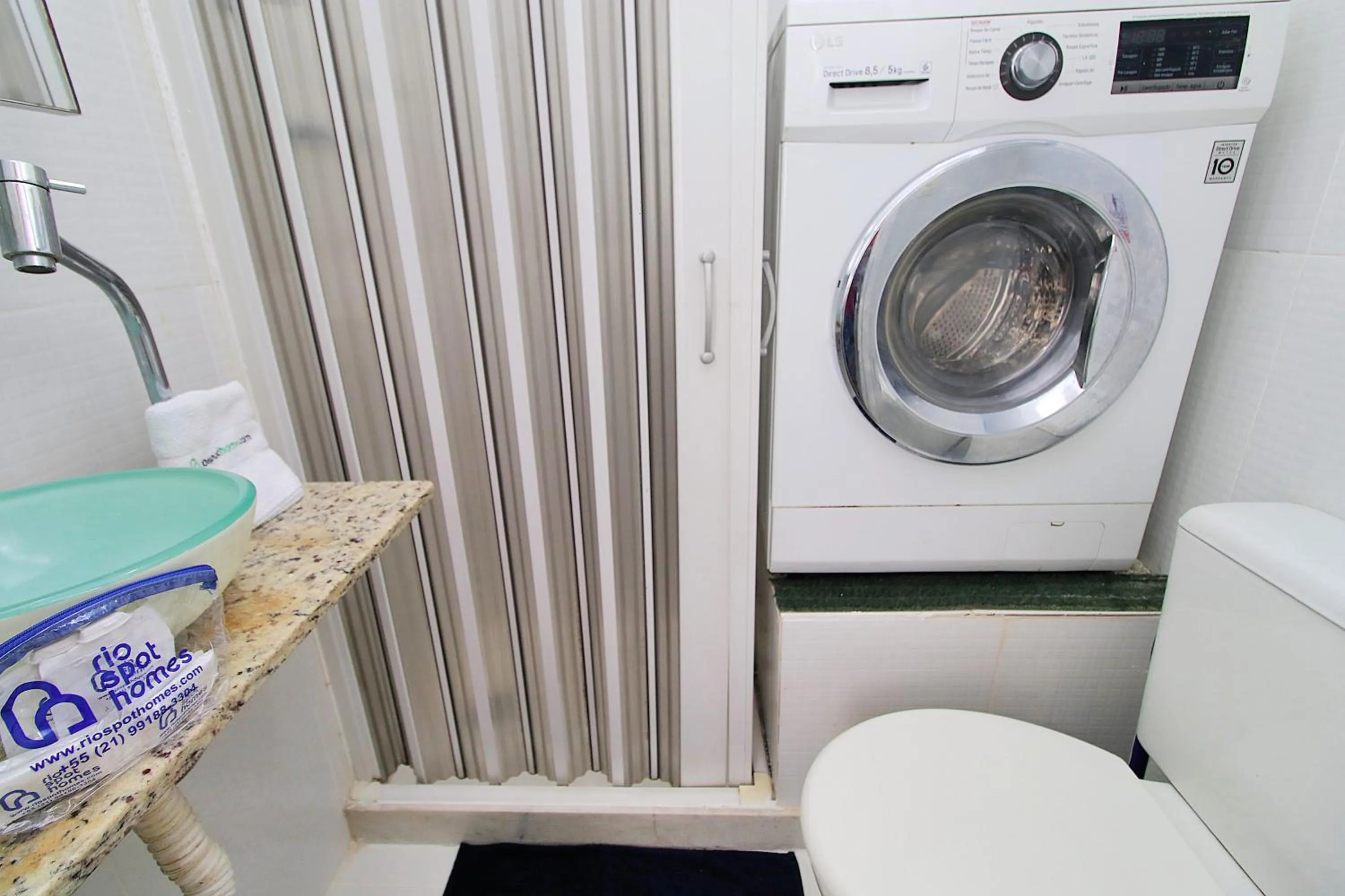 Bathroom in Rio Spot Homes C039