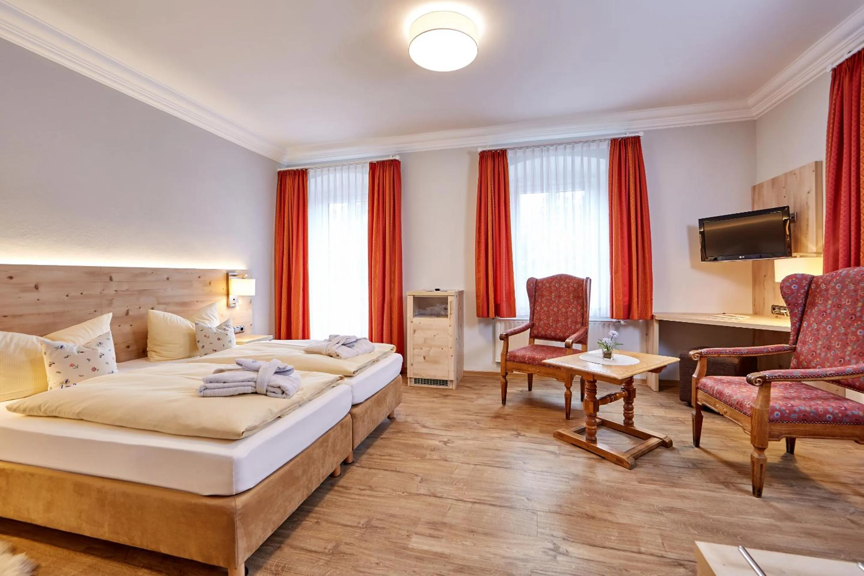 Photo of the whole room, Bed in Zum Turm - Apartments und Gästezimmer