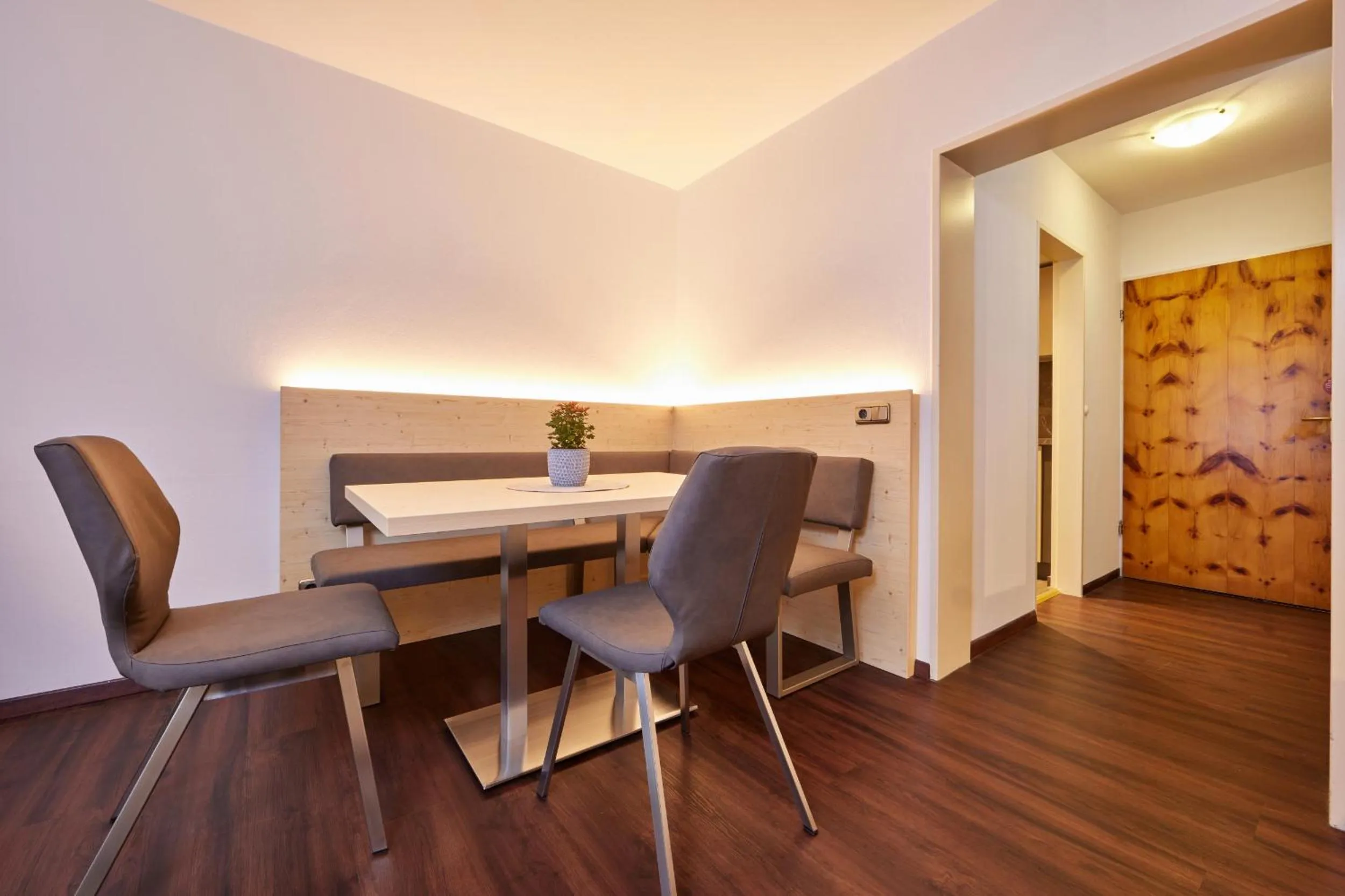 Dining area in Zum Turm - Apartments und Gästezimmer