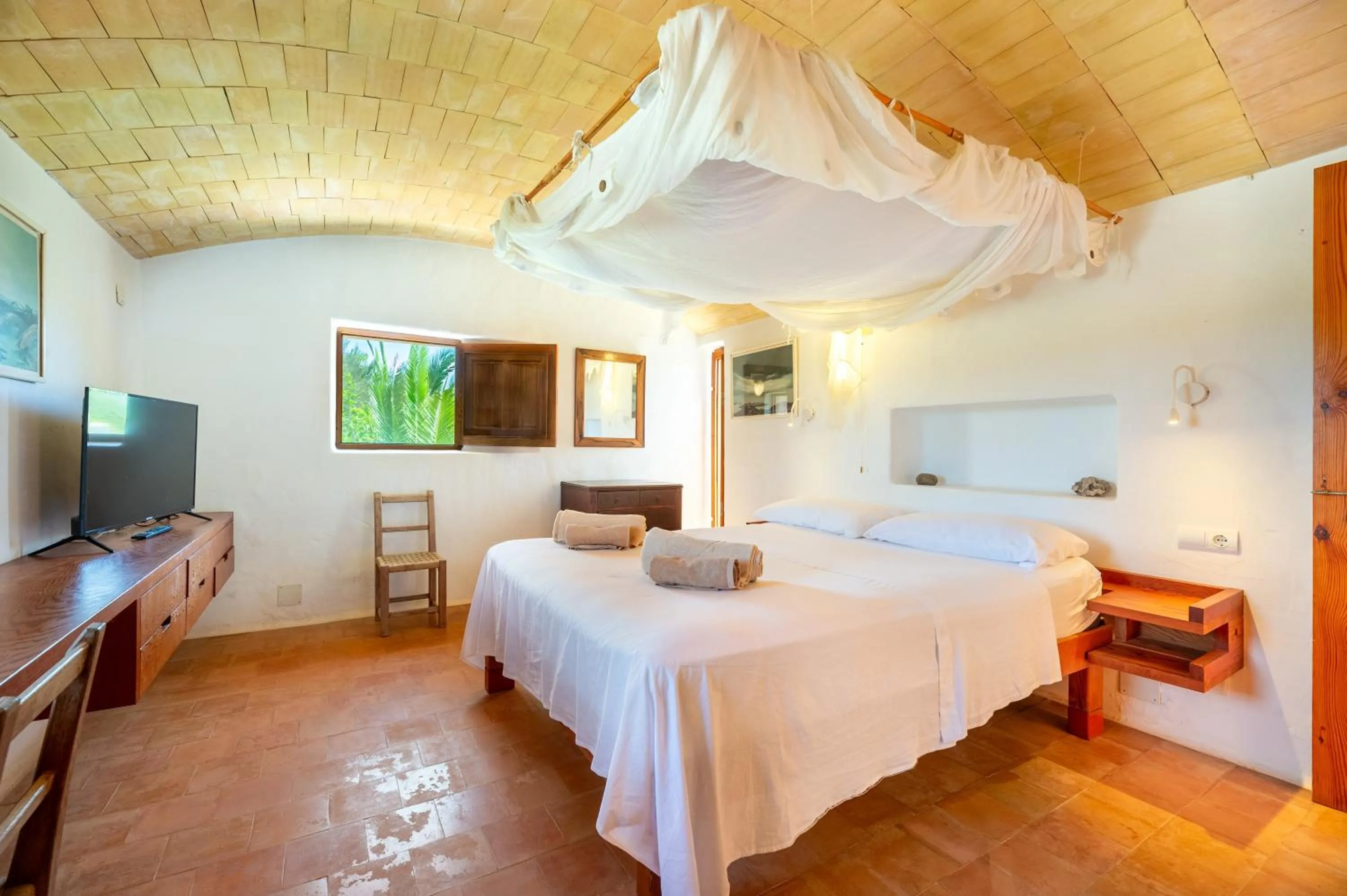 Living room, Bed in Sa Paret Nova