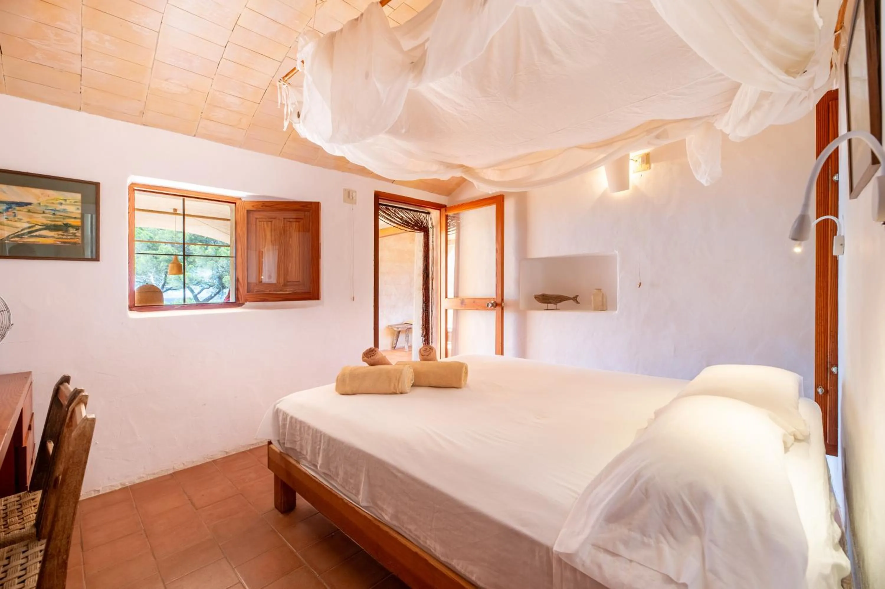 Living room, Bed in Sa Paret Nova