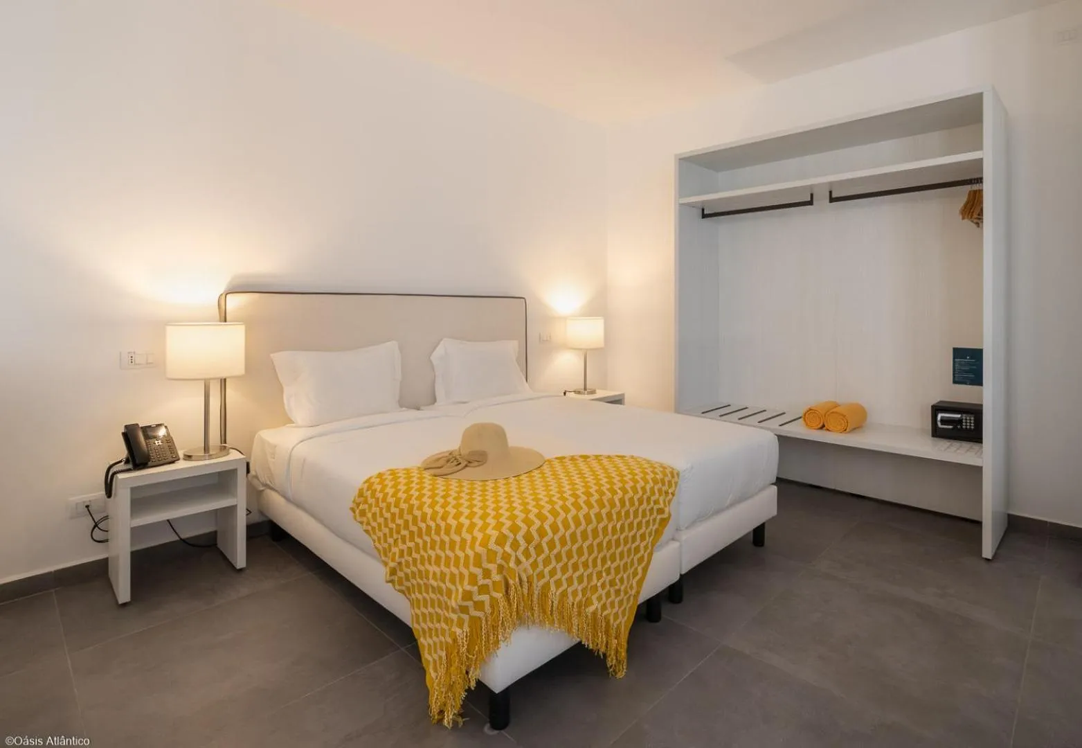 Photo of the whole room, Bed in Oasis White Hotel