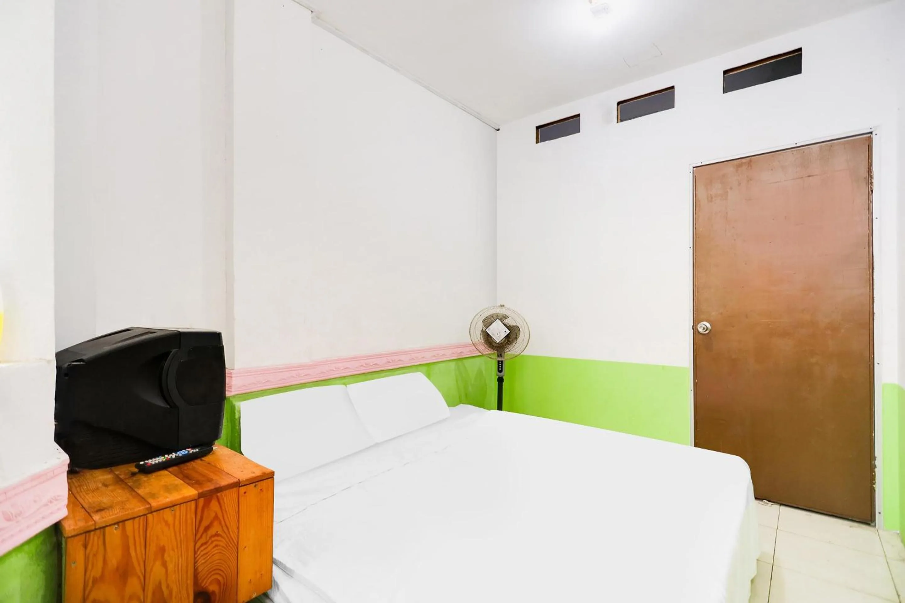 Bedroom, Bed in Hotel O Penginapan Saweri GadingNearKlub Golf Ria Bintan