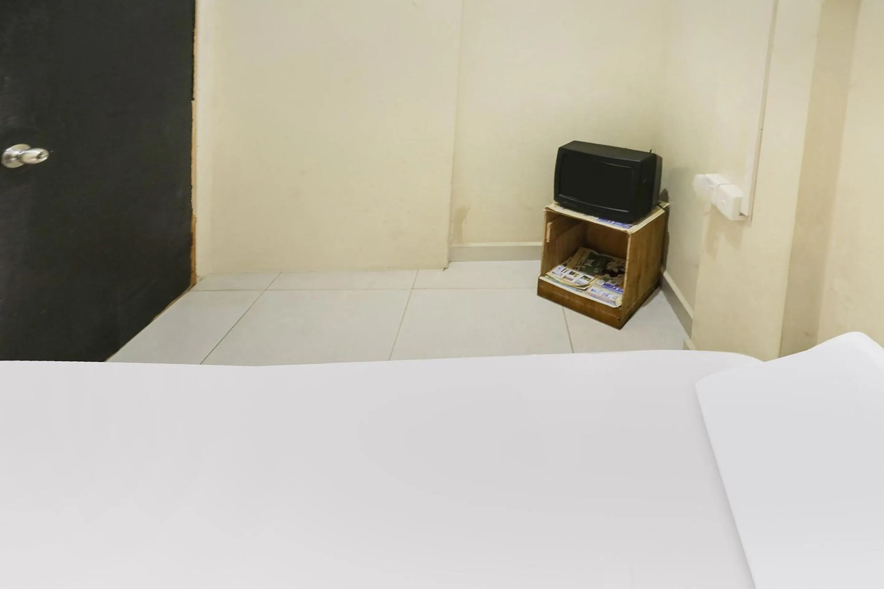 Bedroom, Bed in Hotel O Penginapan Saweri GadingNearKlub Golf Ria Bintan