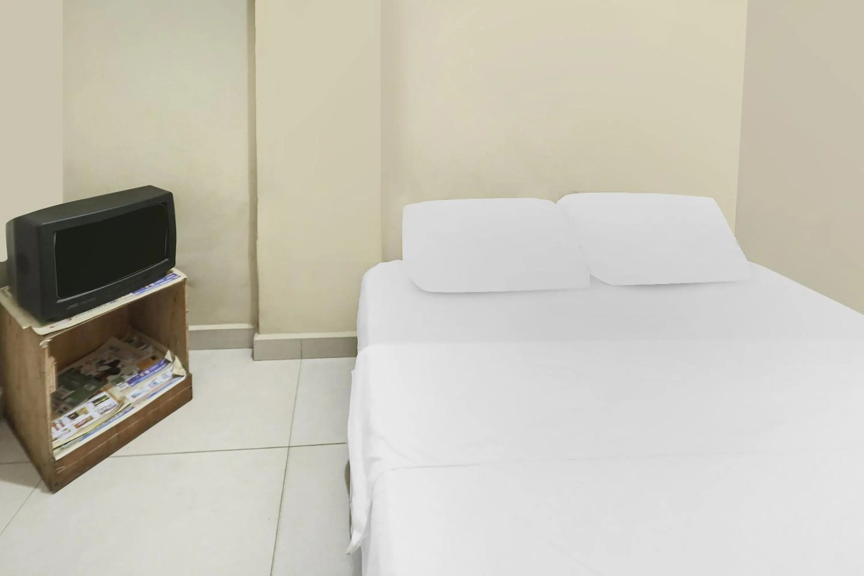 Bedroom, Bed in Hotel O Penginapan Saweri GadingNearKlub Golf Ria Bintan