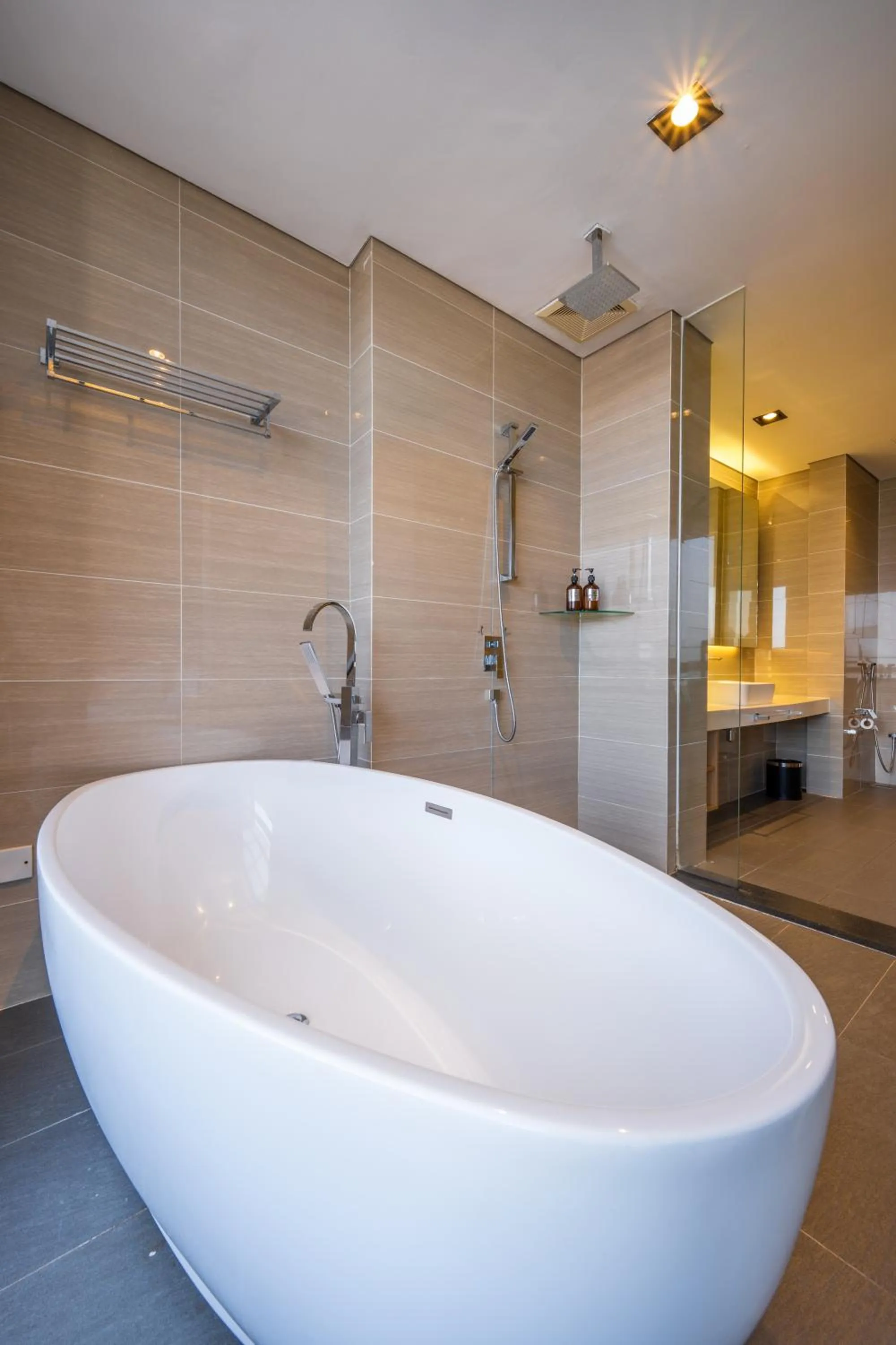 Bath in Greystone 99 Suites