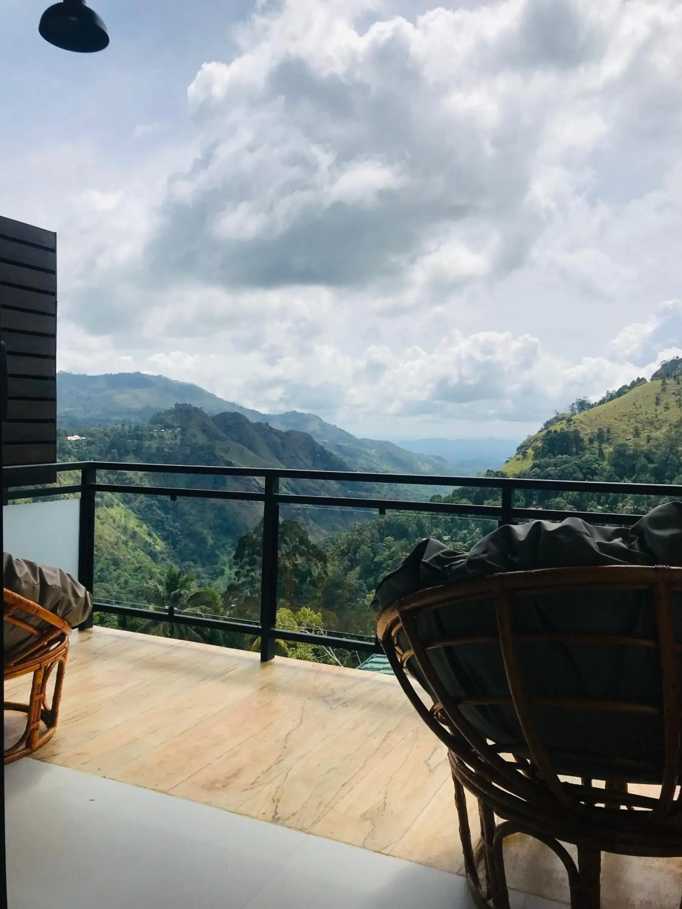 Superior King Room - single occupancy in Ella HIDE VIEW Superior King Room - single occupancy in Ella HIDE VIEW