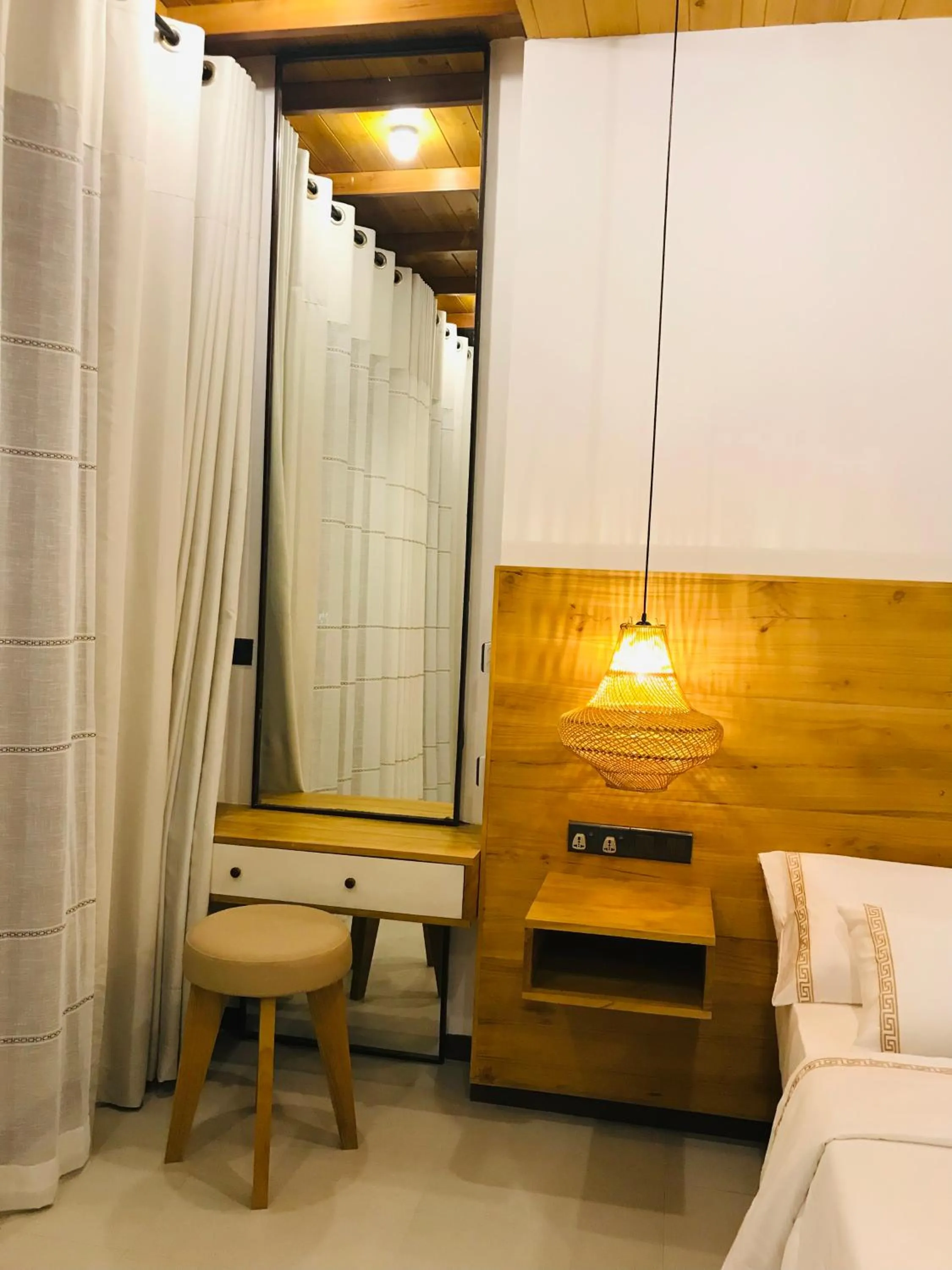 Bed in Ella HIDE VIEW