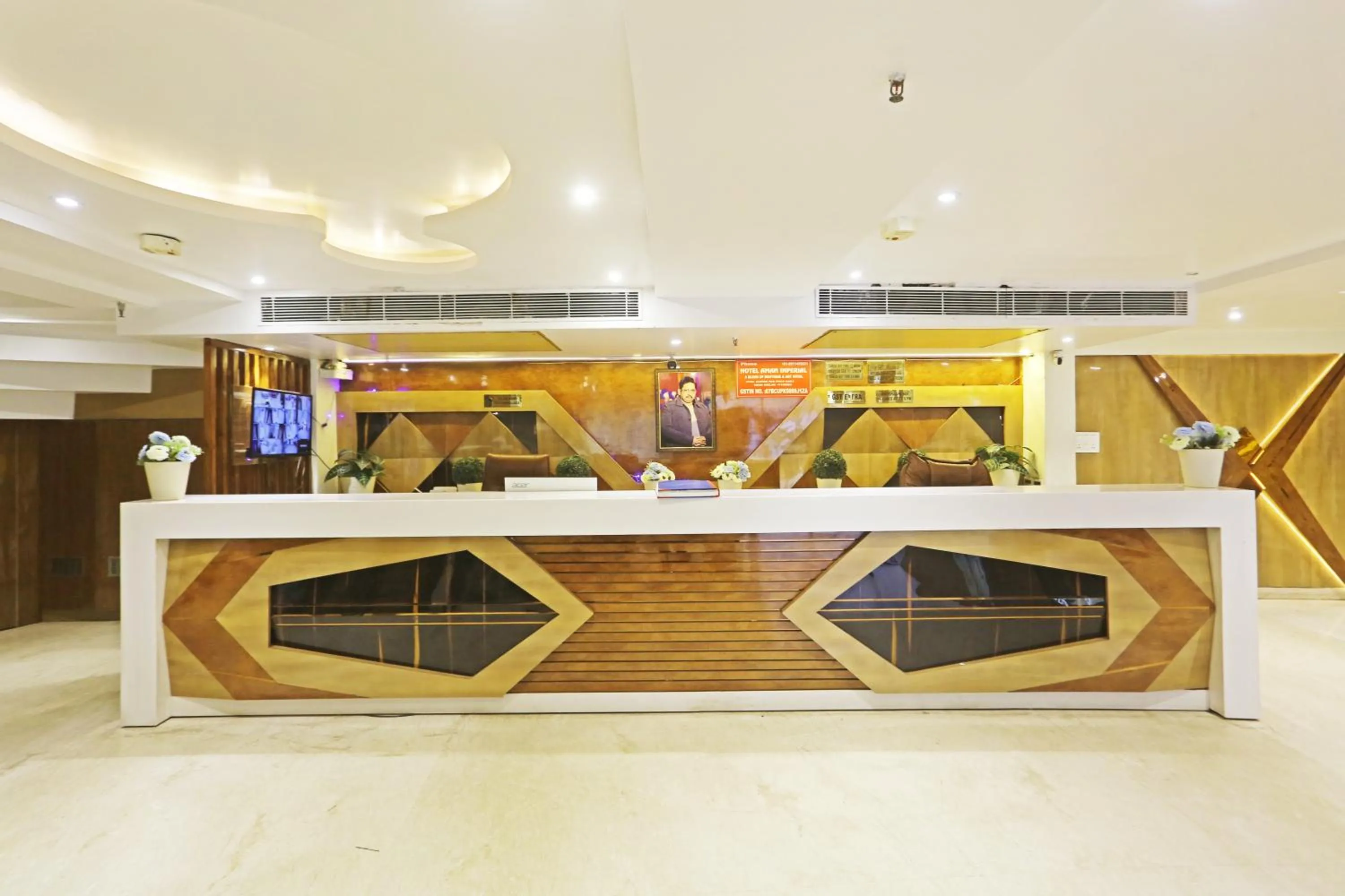 Lobby or reception in Hotel Aman Imperial Just a Minute Away From New Delhi Railway Station and Connaught place