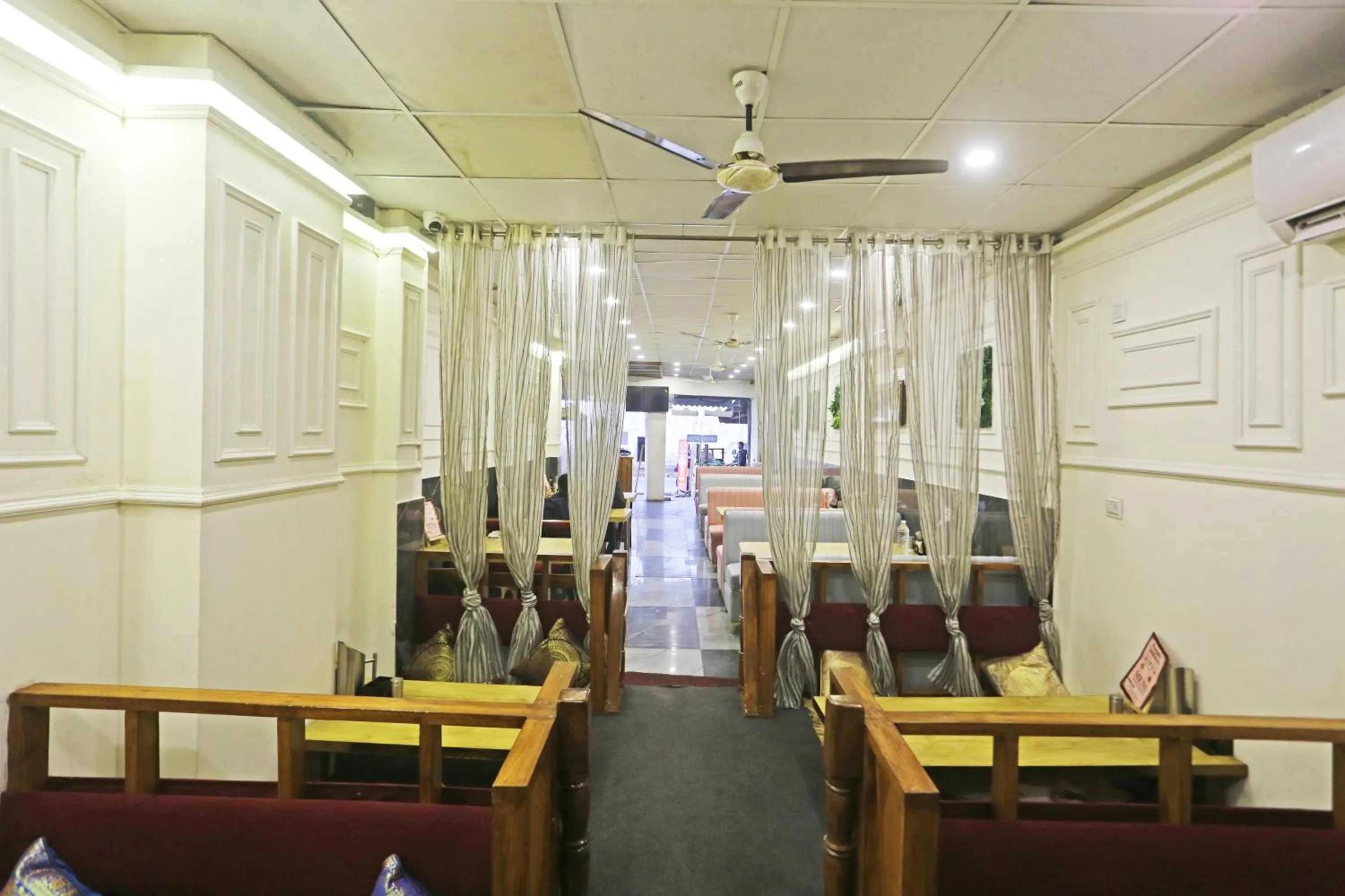 Restaurant/places to eat in Hotel Aman Imperial Just a Minute Away From New Delhi Railway Station and Connaught place