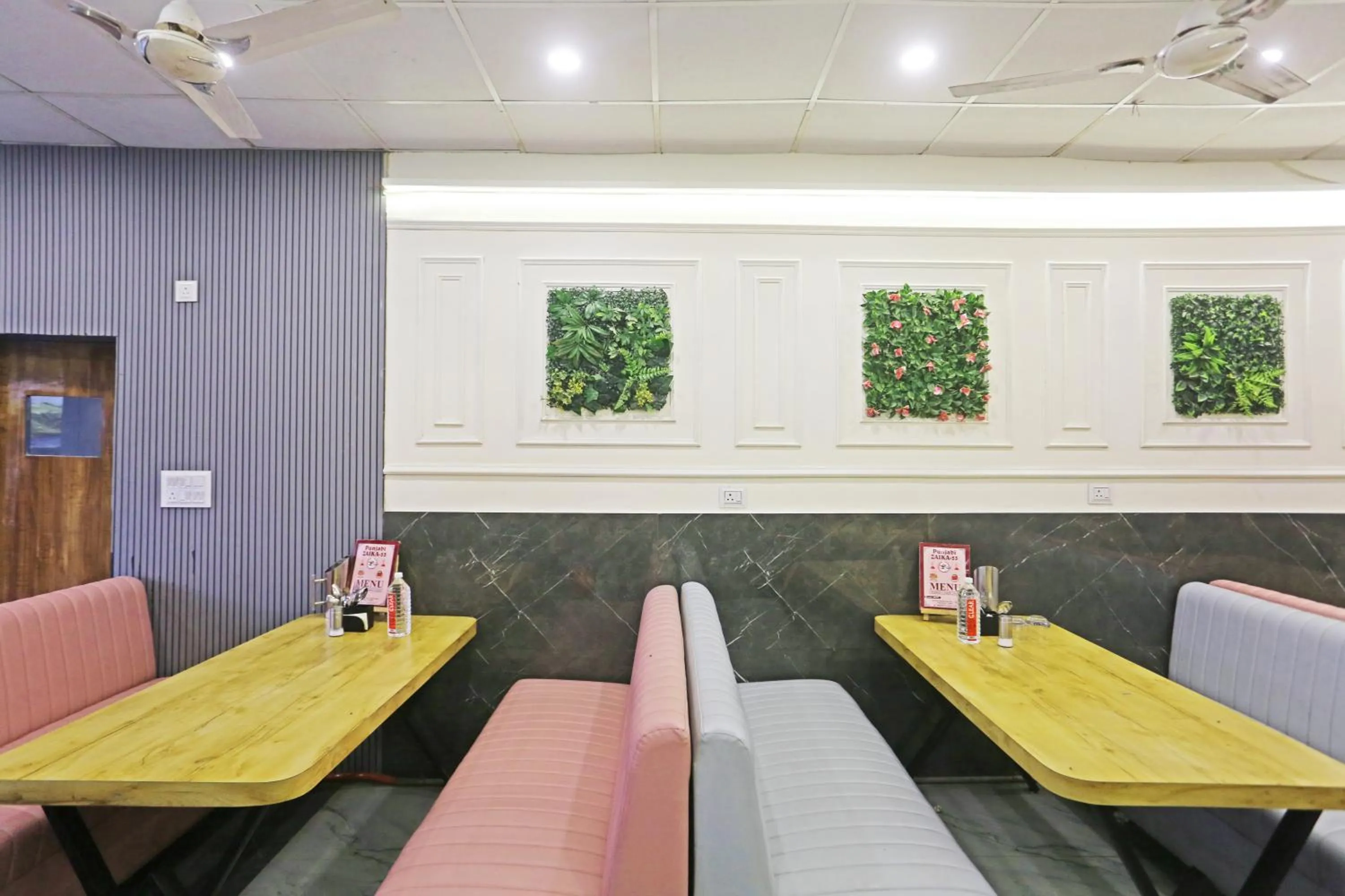 Restaurant/places to eat in Hotel Aman Imperial Just a Minute Away From New Delhi Railway Station and Connaught place
