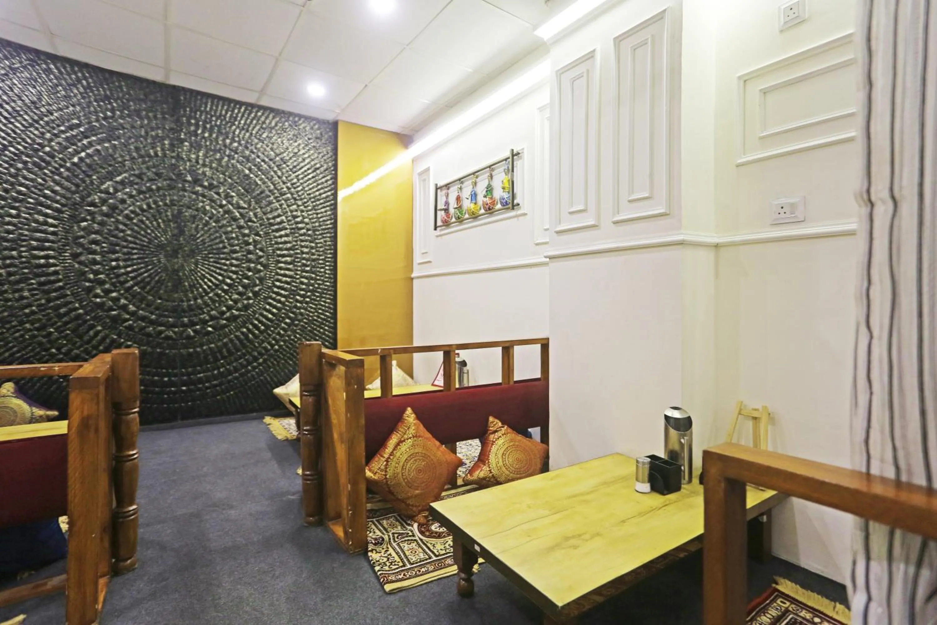 Restaurant/places to eat in Hotel Aman Imperial Just a Minute Away From New Delhi Railway Station and Connaught place