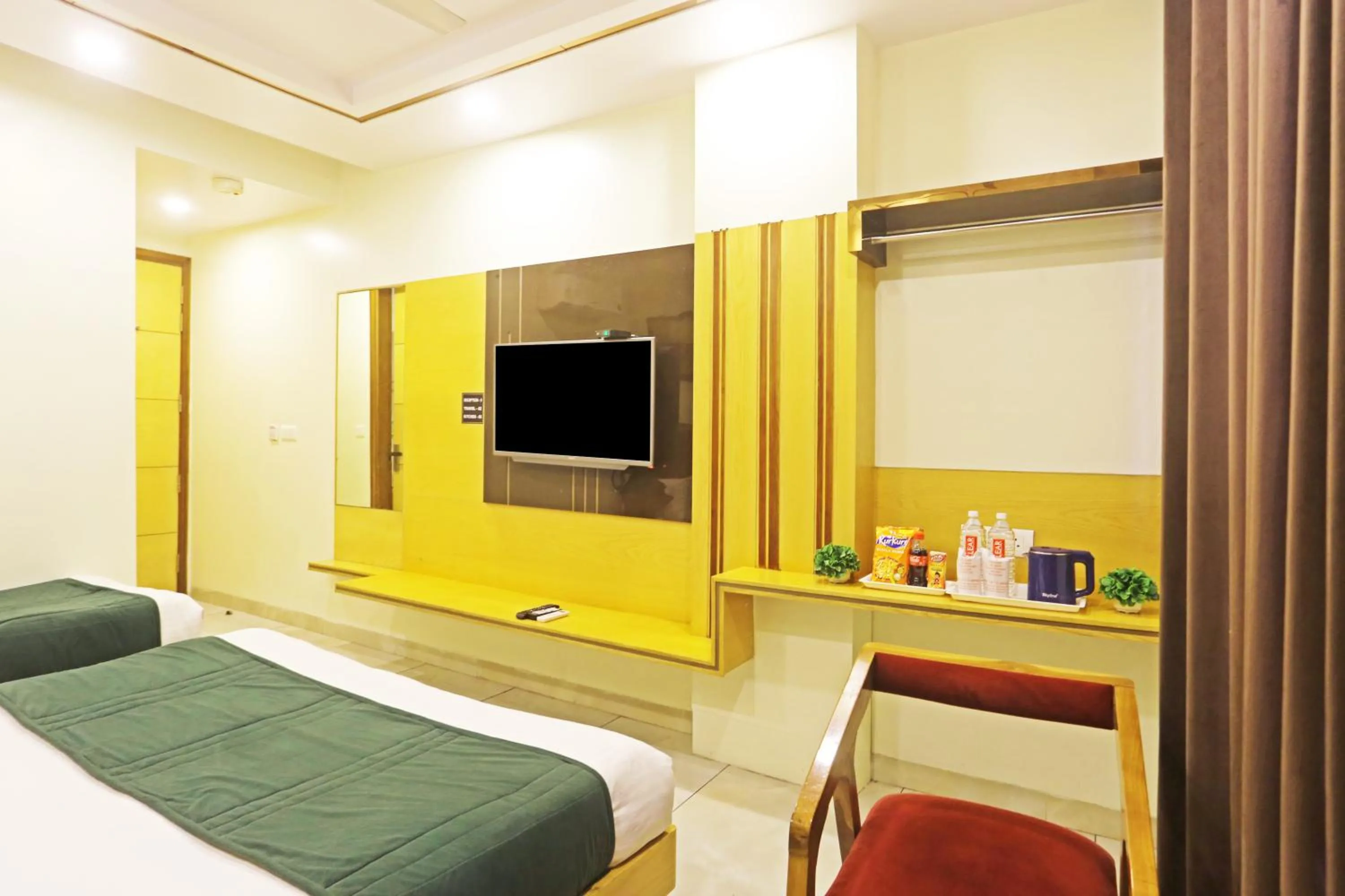 Communal lounge/ TV room, Bed in Hotel Aman Imperial Just a Minute Away From New Delhi Railway Station and Connaught place