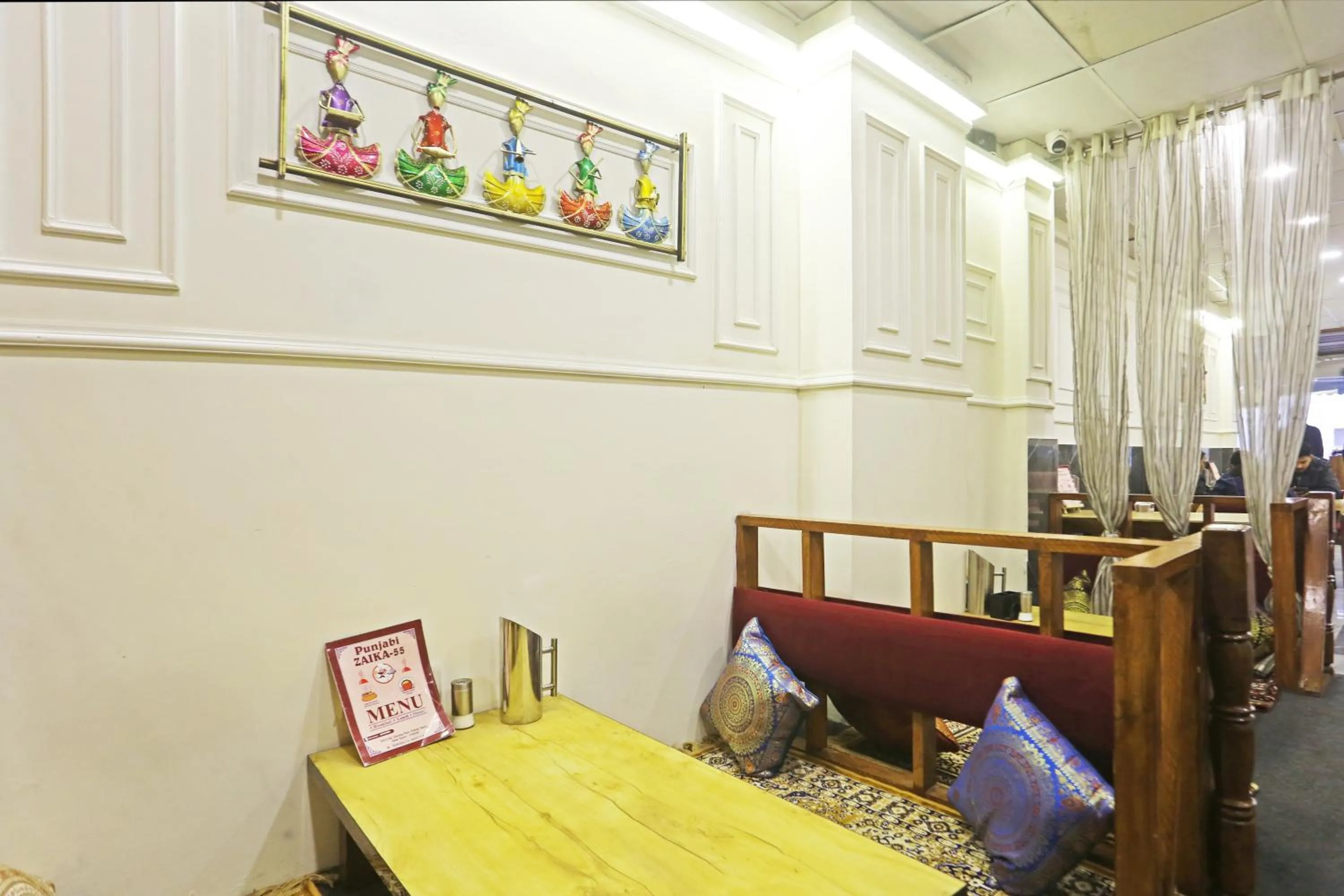Restaurant/places to eat in Hotel Aman Imperial Just a Minute Away From New Delhi Railway Station and Connaught place