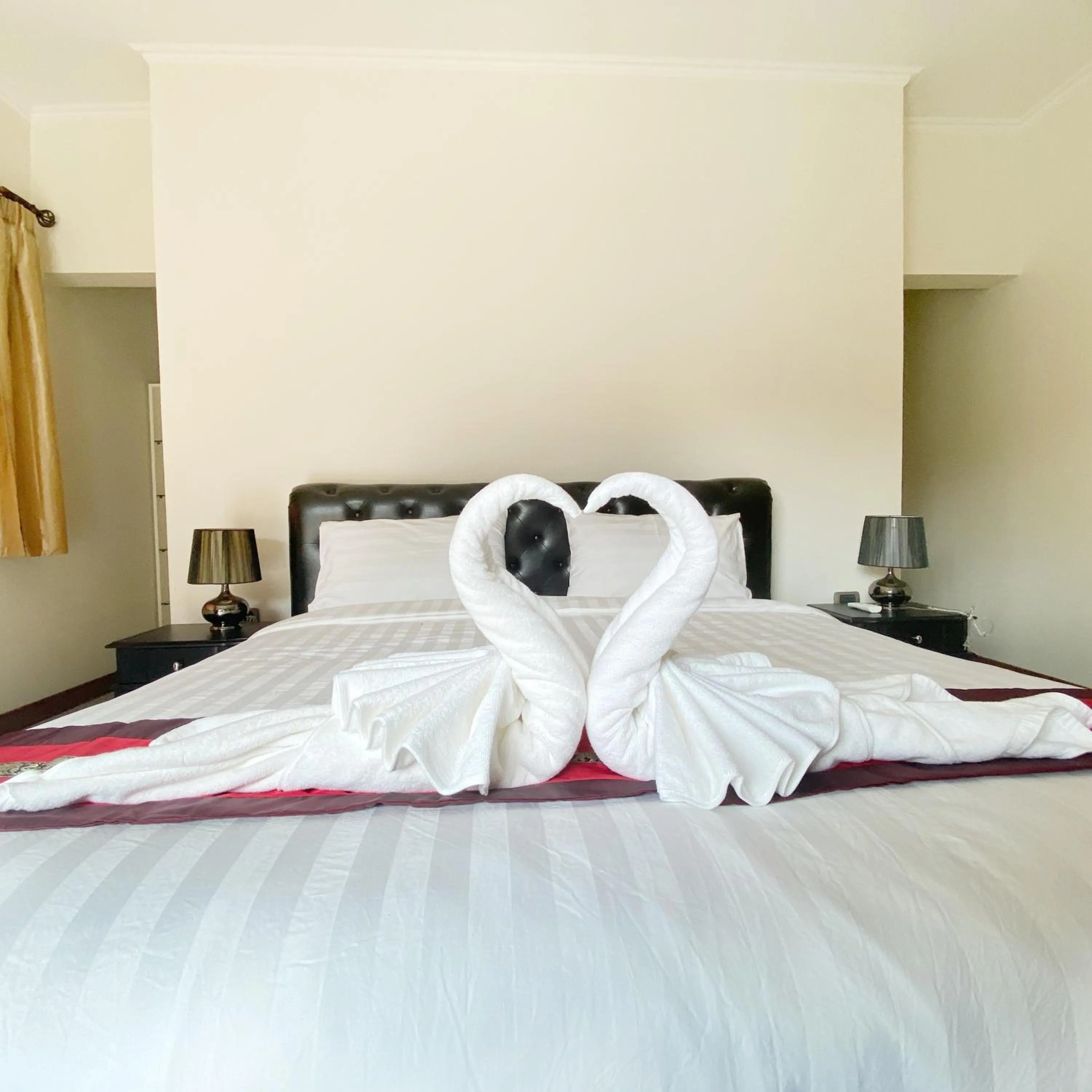 Bedroom, Bed in Sunny1 villa Pattaya