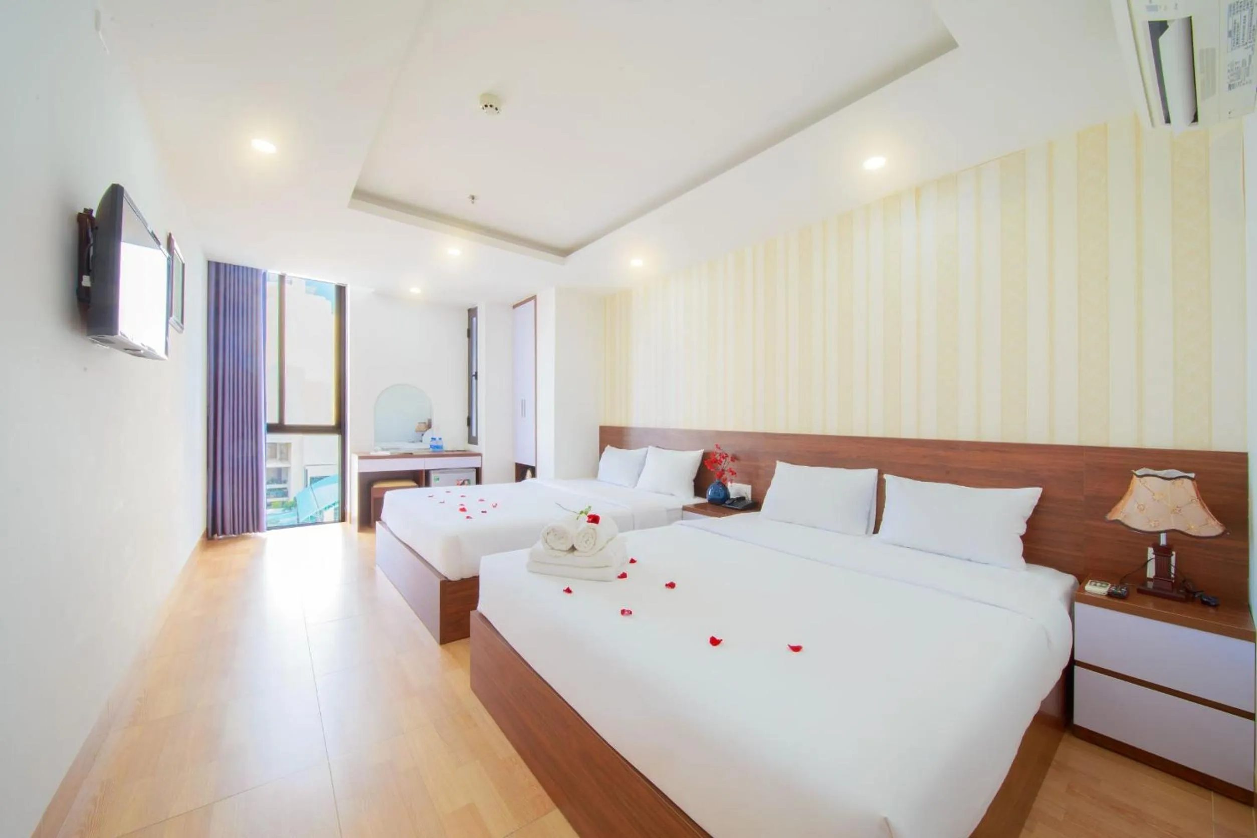 Bedroom, Bed in Ha Nhung Hotel Nha Trang