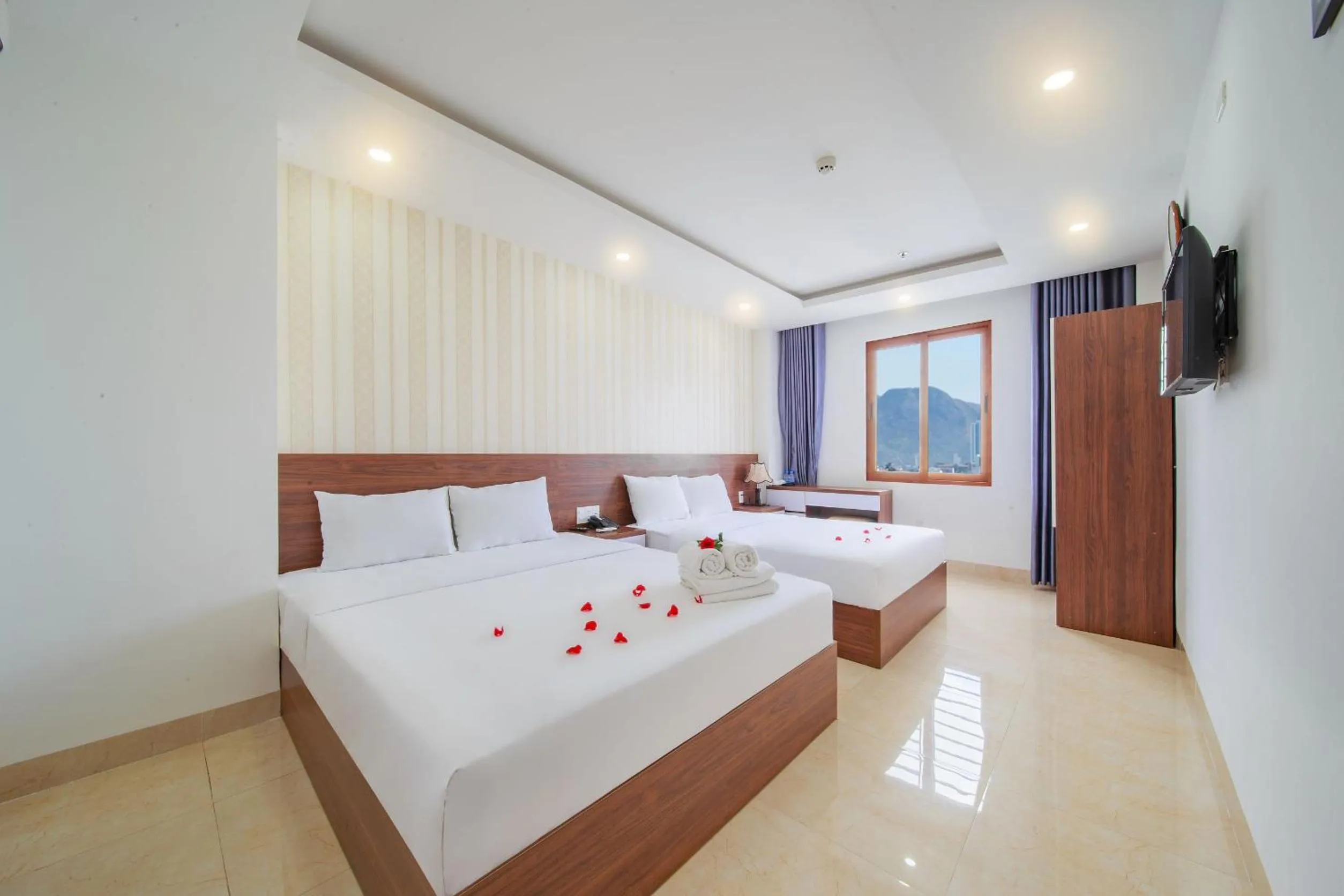 Bedroom, Bed in Ha Nhung Hotel Nha Trang