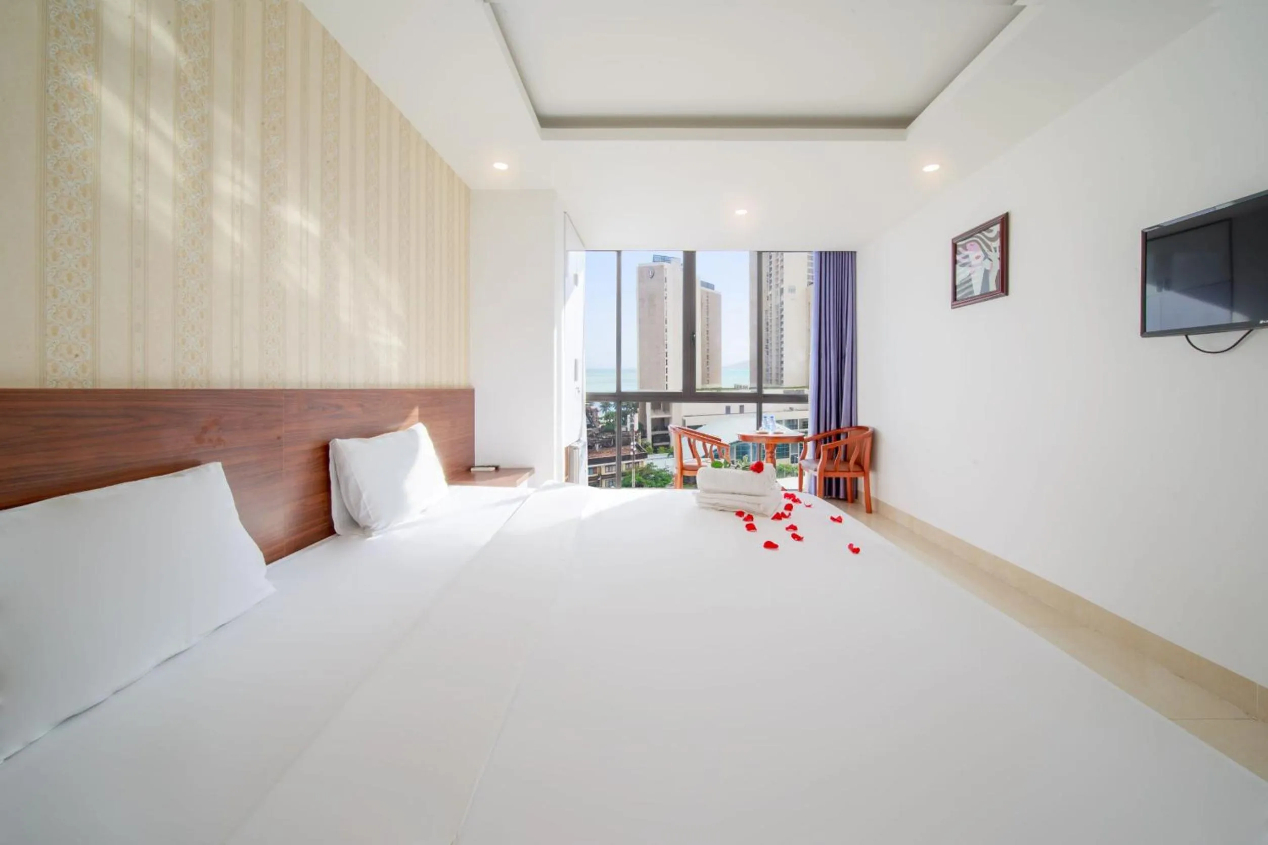 Bedroom, Bed in Ha Nhung Hotel Nha Trang