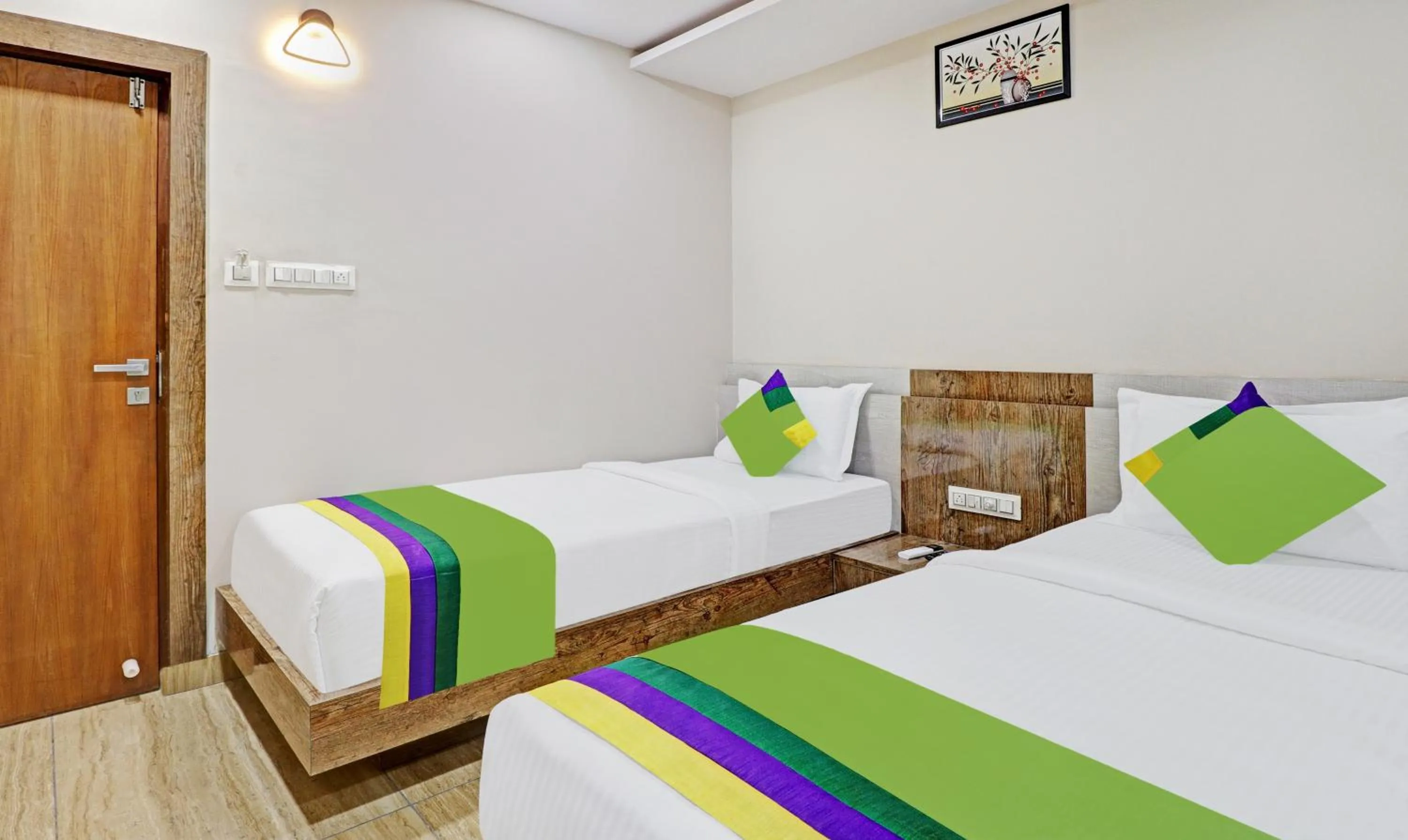 Photo of the whole room, Bed in Treebo Zion