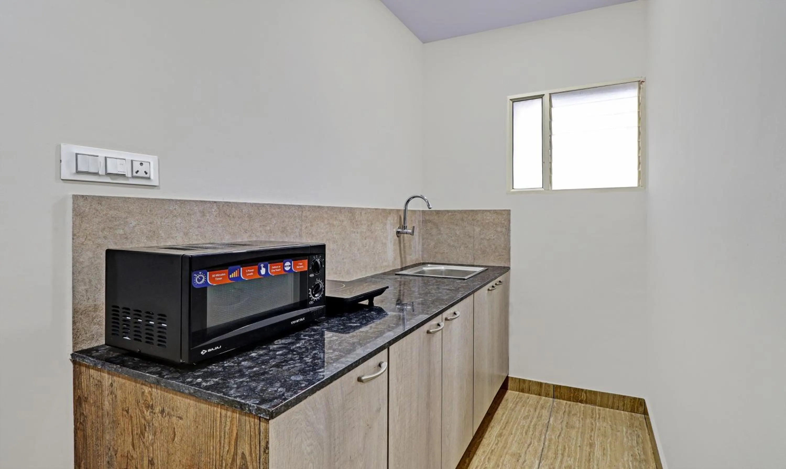 Dining area in Treebo Zion