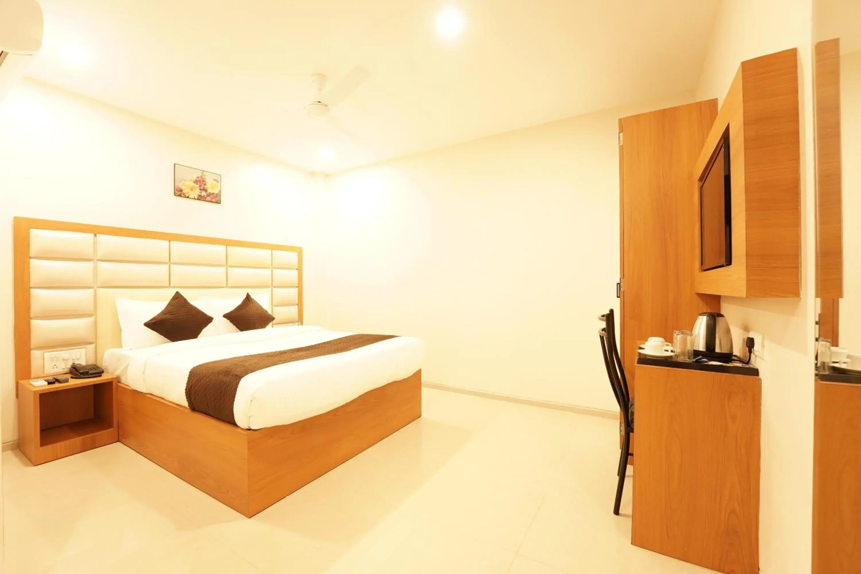 Bed in Metropolis Business Hotel Bed in Metropolis Business Hotel