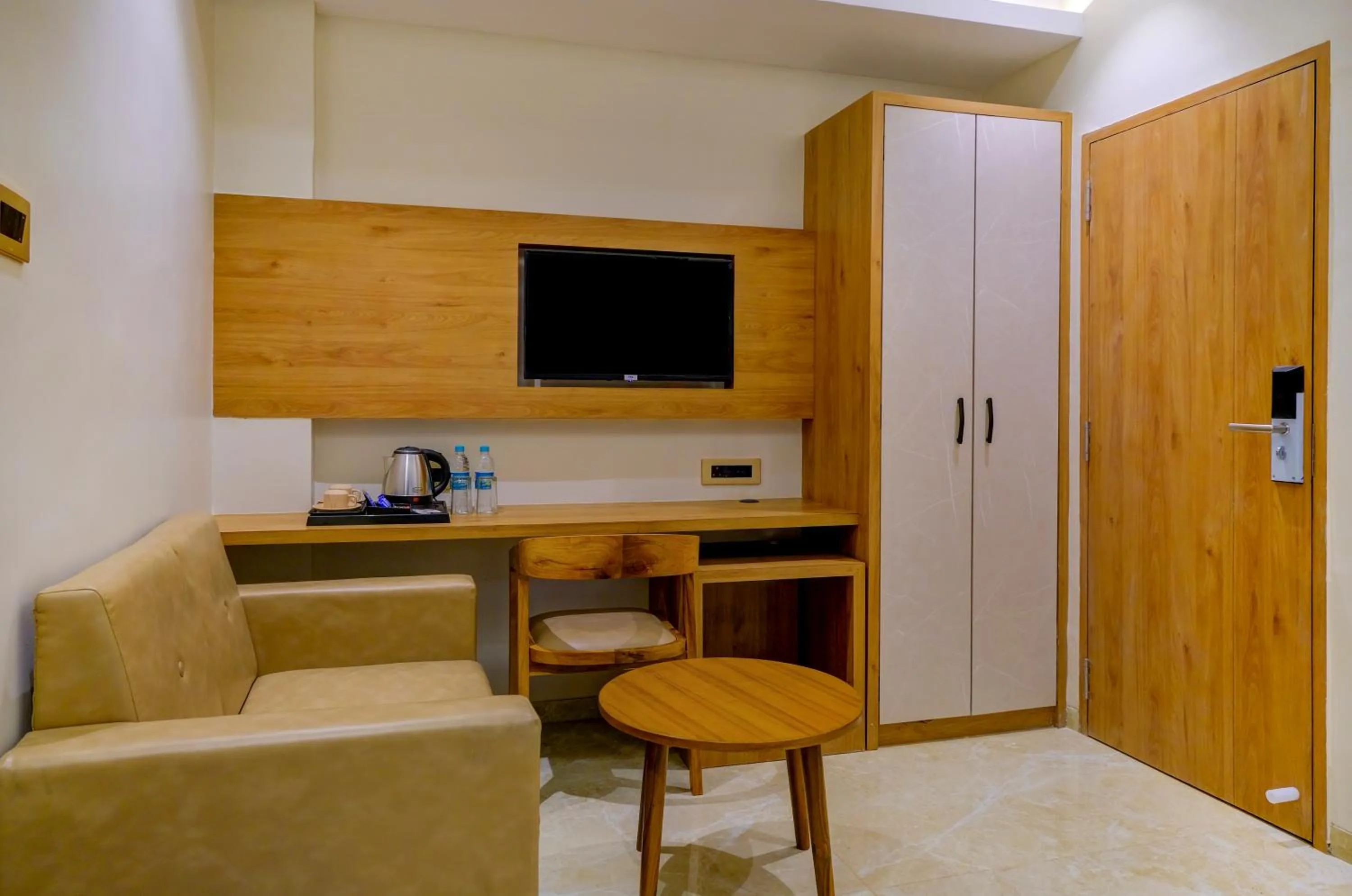 TV and multimedia in Metropolis Business Hotel